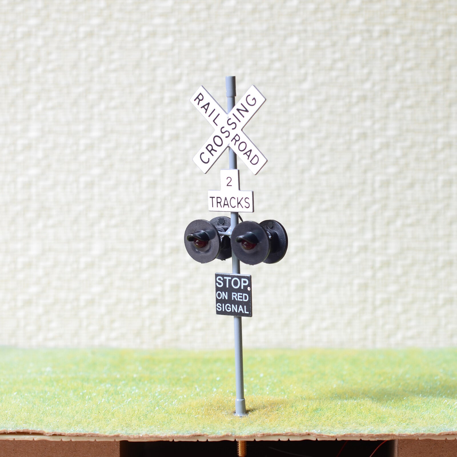 1 x O scale railroad grade crossing signals LEDs made 4 target faces black #2GR4