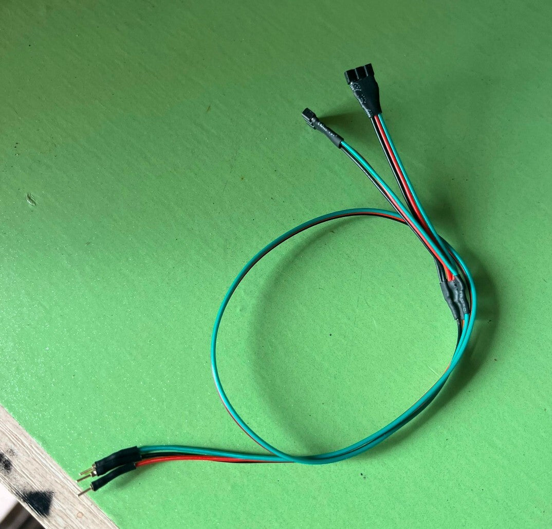 2 x extending split wires 1 to 2 with connector 2 aspects or crossing signal #E3