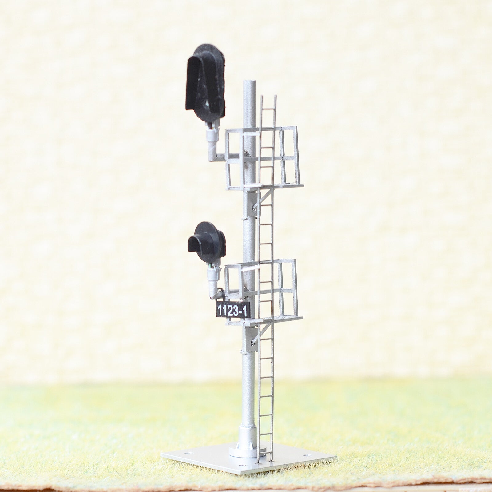 1 x HO scale model 3 colors block signal full sunshield 3+1 targets metal #F31