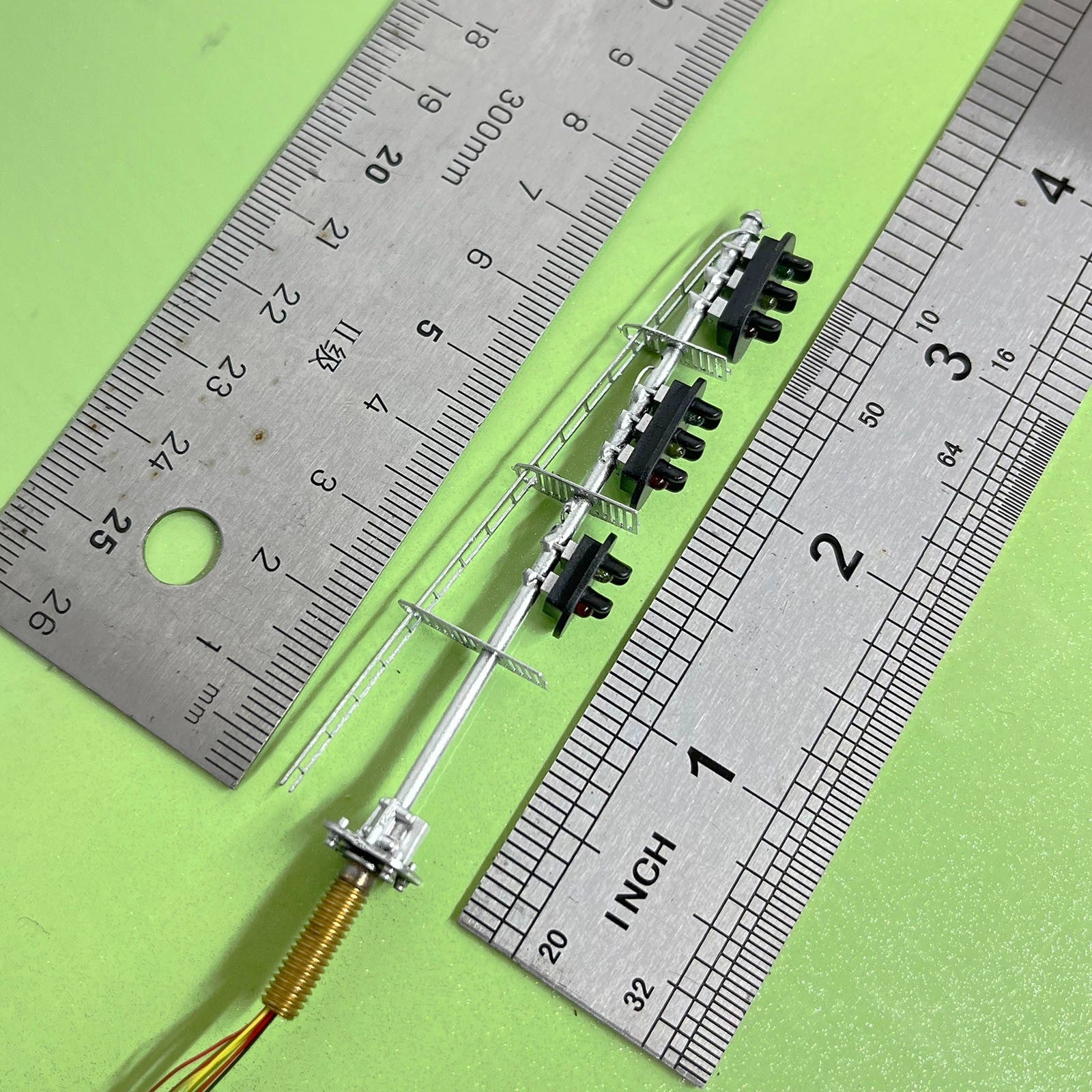 1 x HO scale model railroad block signal 3 heads distance metal #BS332skSL