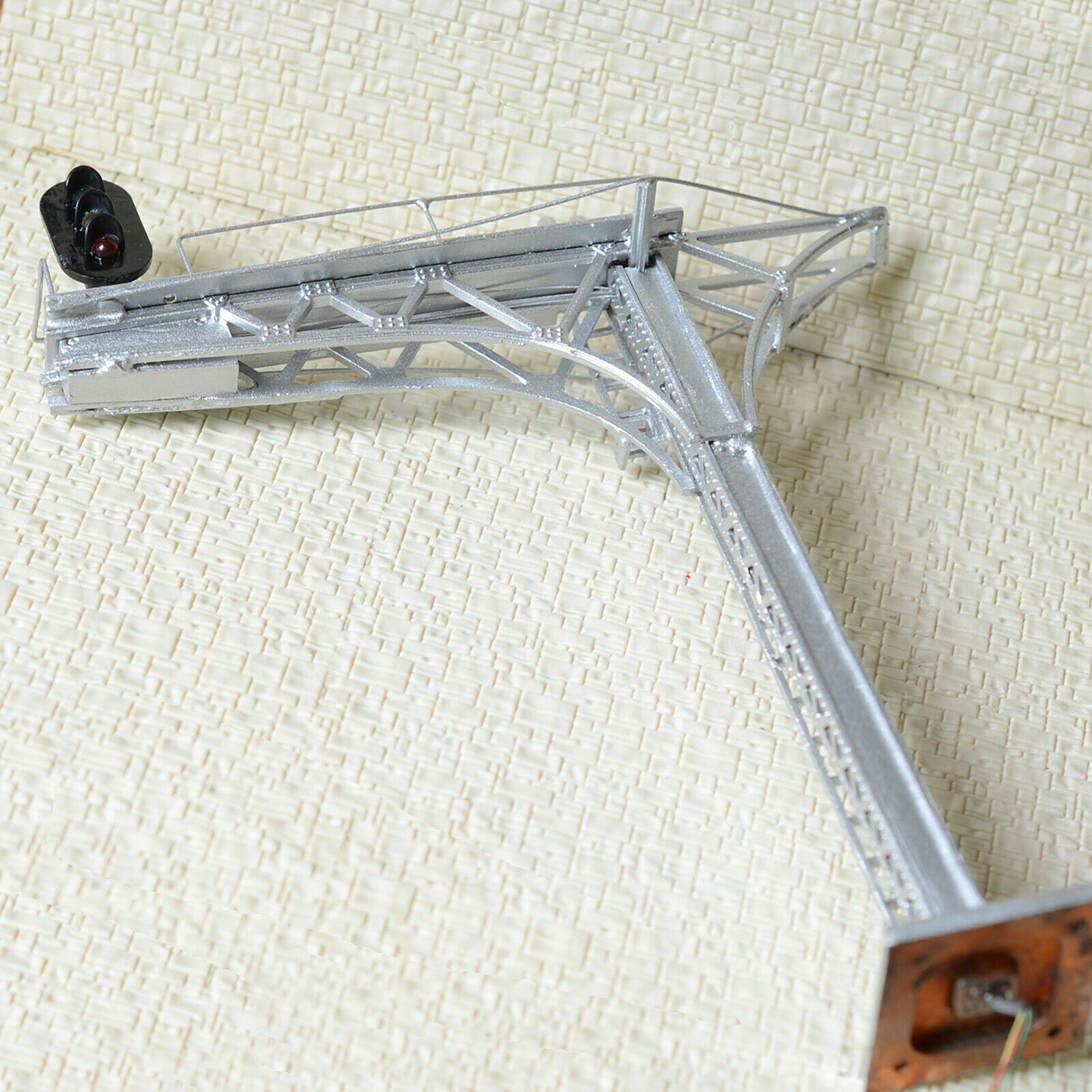 1 x O scale 1:48 cantilever block signal tower wired LEDs 3 aspects 12V silver