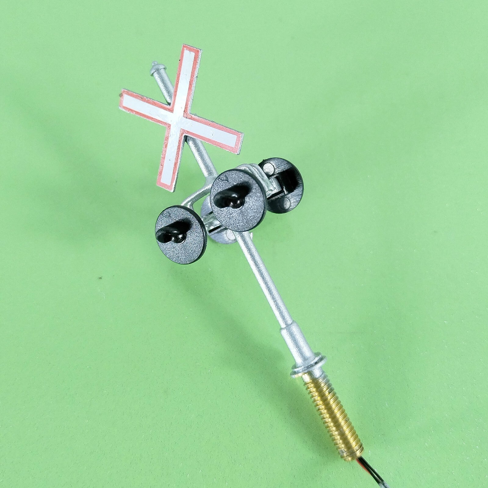 2 x HO scale Canadian railroad grade crossing signals LED made 4 targets #CCS40