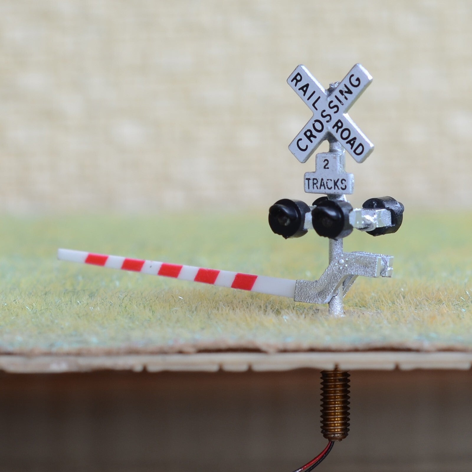 2 x N scale model grade crossing signal gate stop lever 2 track + flasher  #NS42