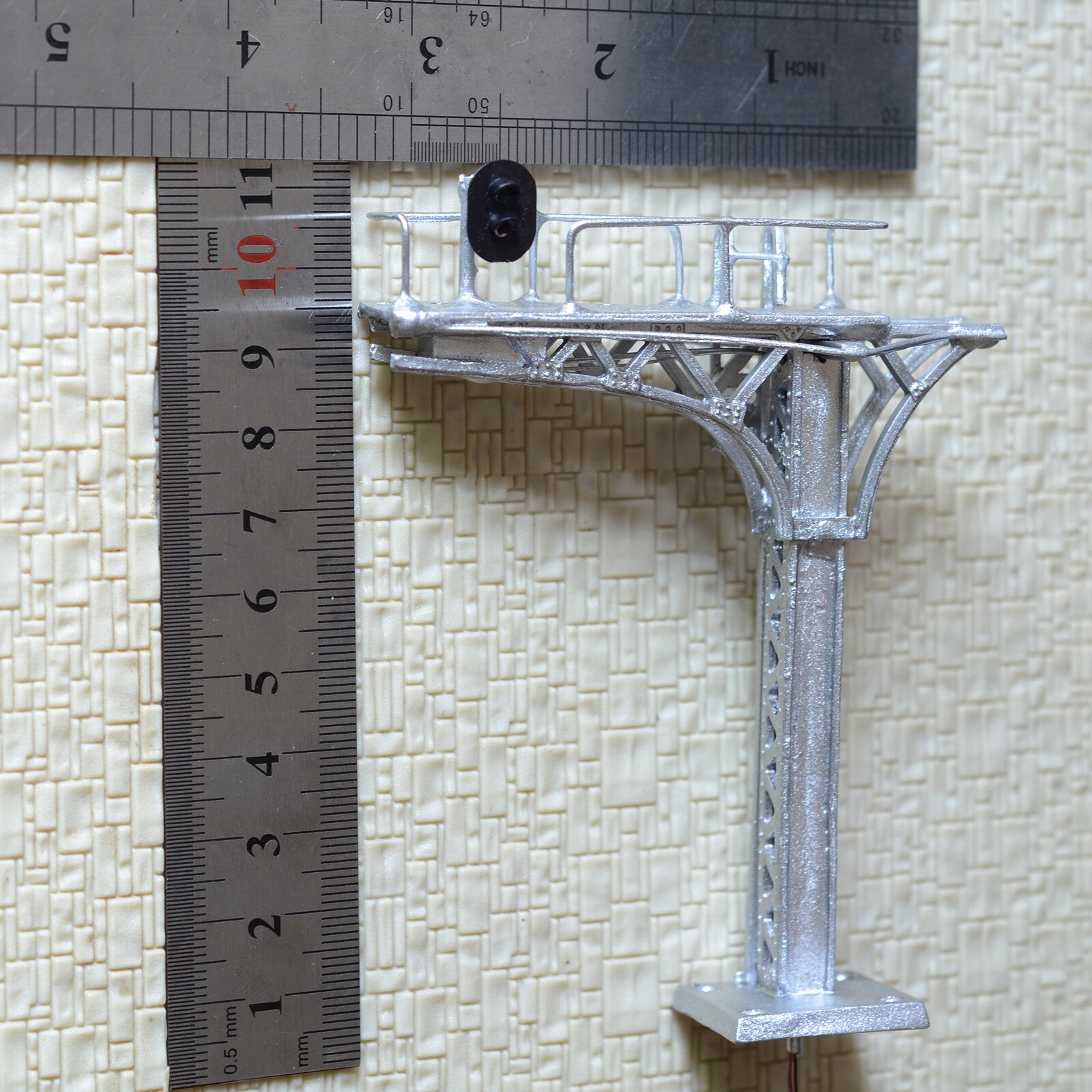 1 x HO / OO silver cantilever signal bridge LED 2 aspect single Track right side