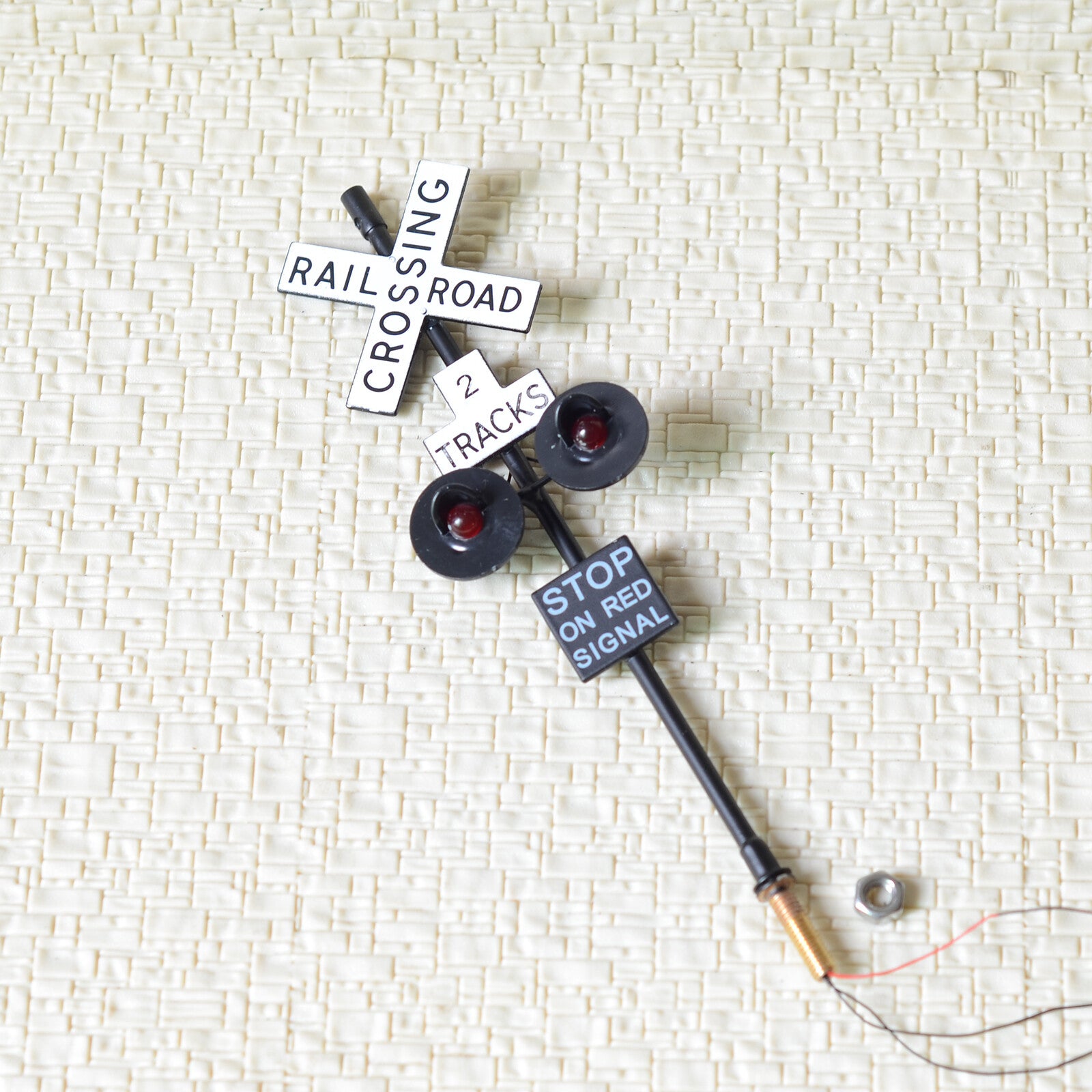 1 x O scale railroad crossing signals LED made 2 target faces 2 tracks black 
