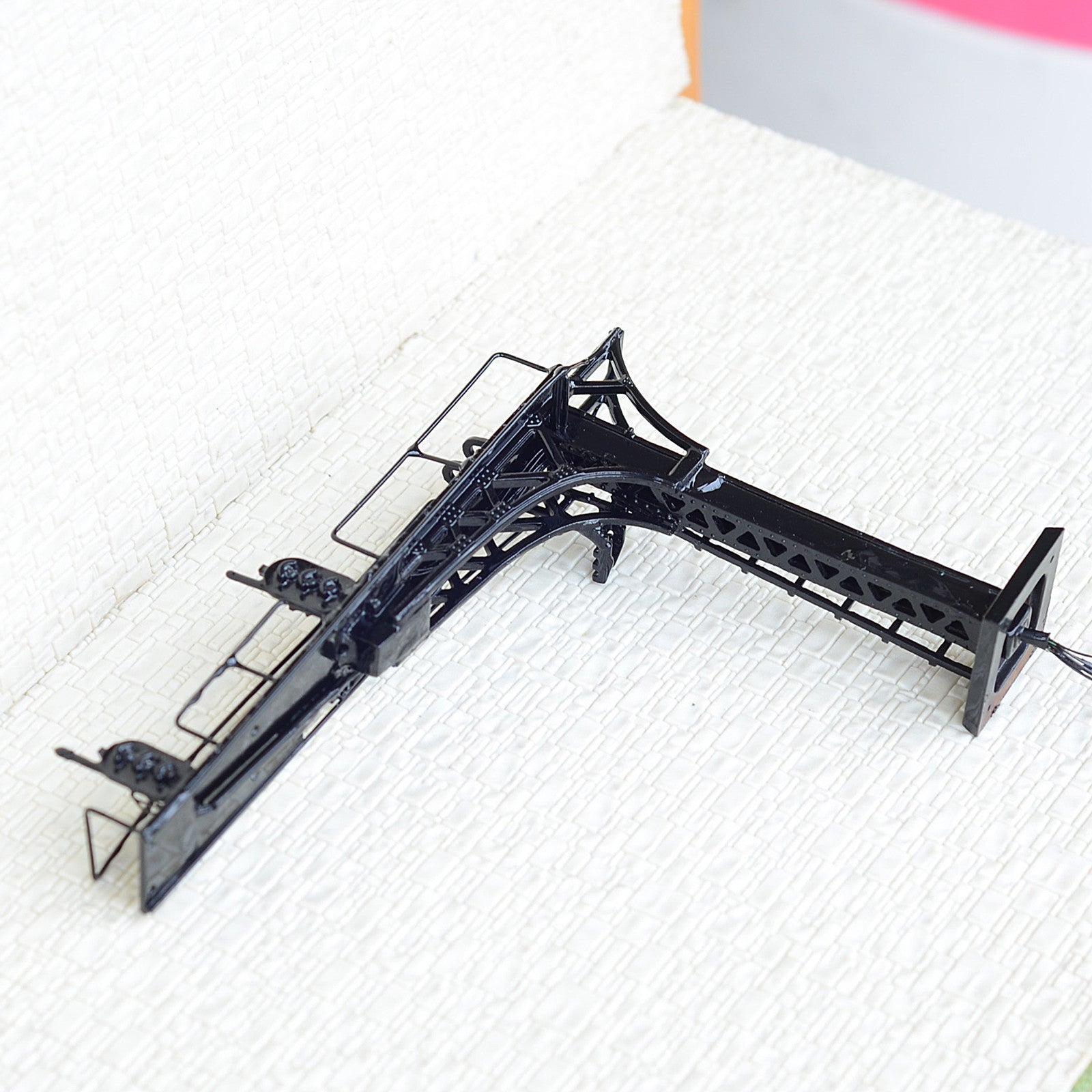 1 x HO /OO black cantilever signal bridge LED 3 aspects double Tracks right side