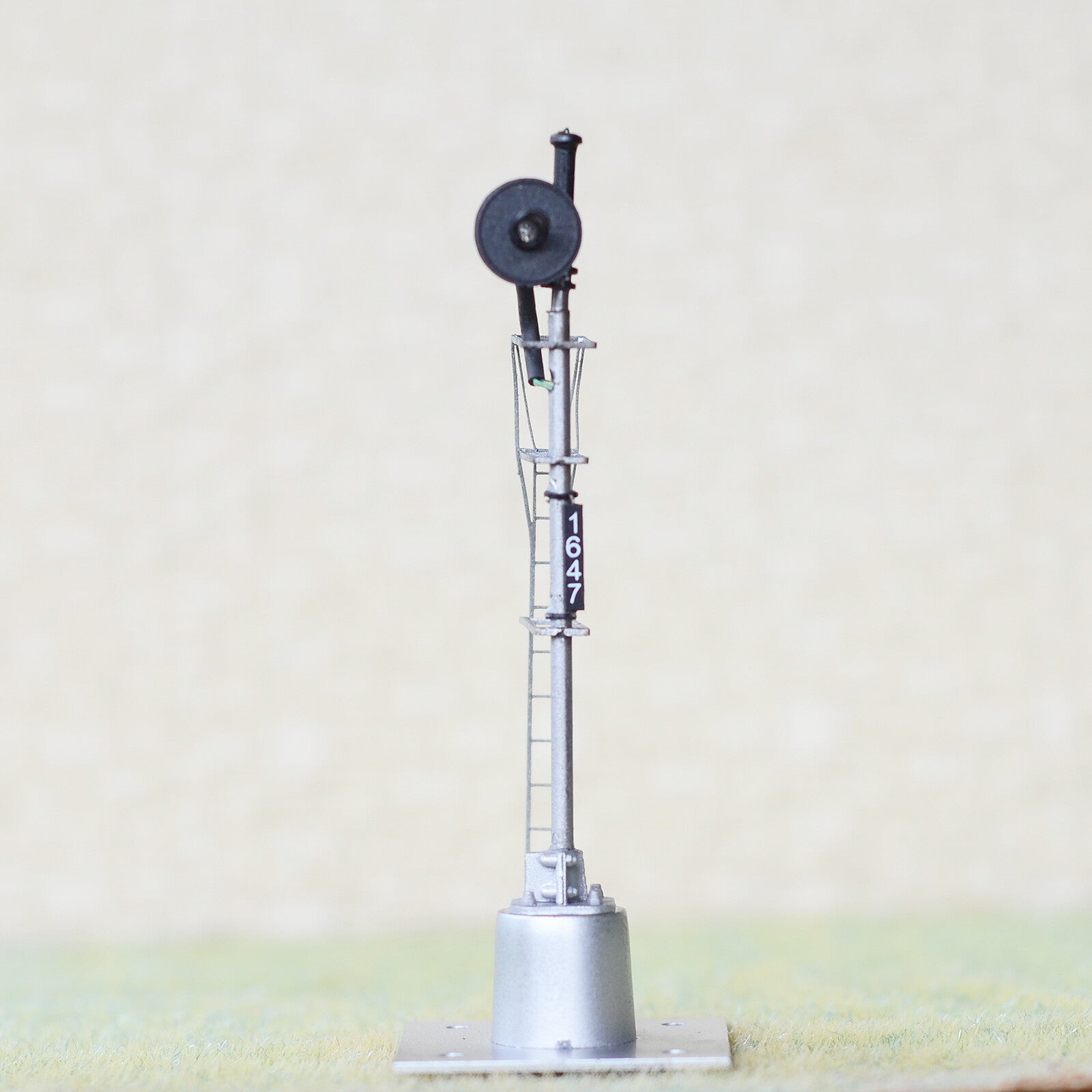 1 x HO scale model railroad tri-colors searchlight signal fine metal cabinet #02
