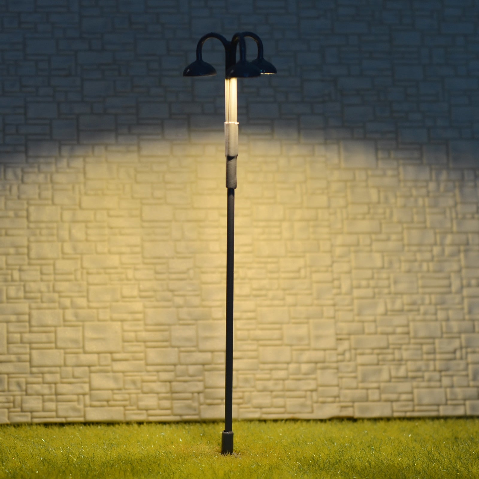 5 x OO / HO scale LED street light Model Train Railroad path lamp post #703WH