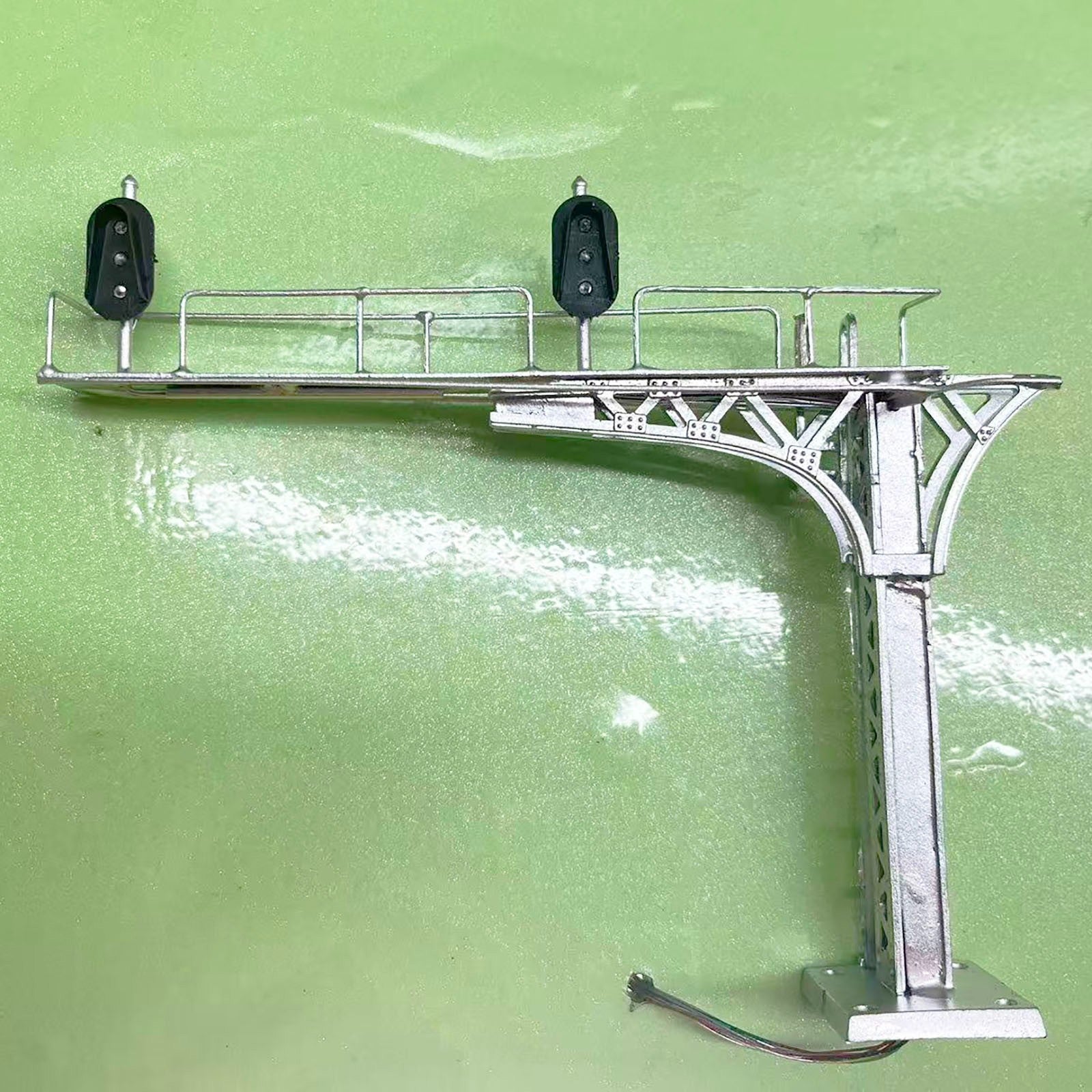 1 x HO OO cantilever Darth Vader signal bridge tricolor 2 tracks metal #DVc11