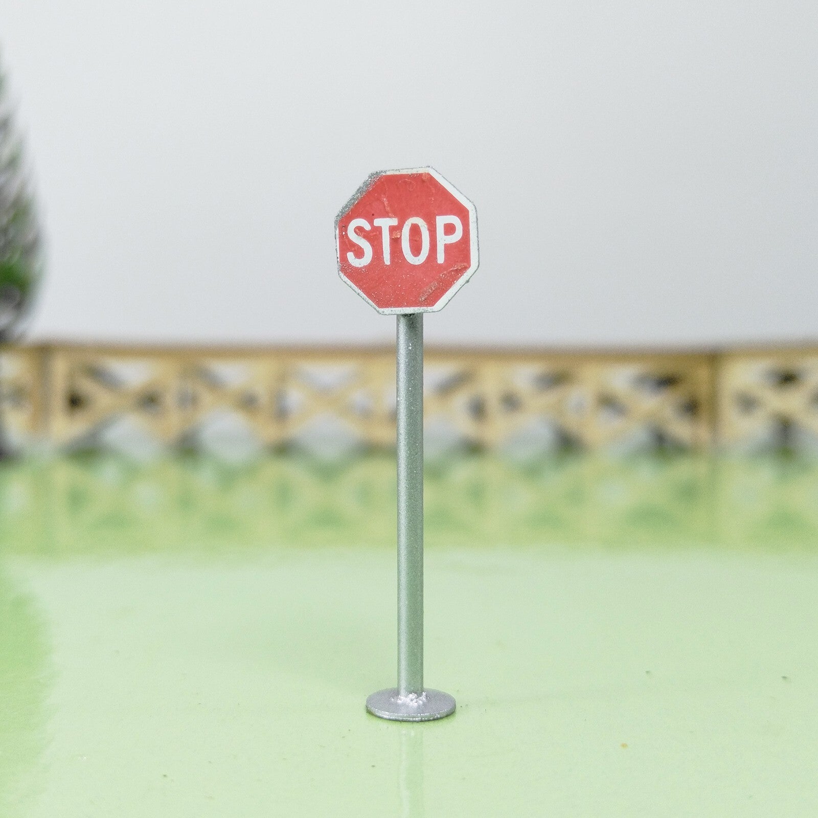 2 x HO scale railroad warning sign STOP sign trackside traffic sign #SP