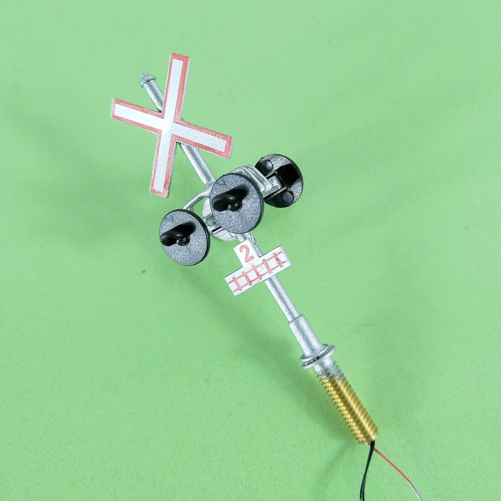 2 x HO scale Canadian railroad grade crossing signals LED made 2 tracks #CCS42