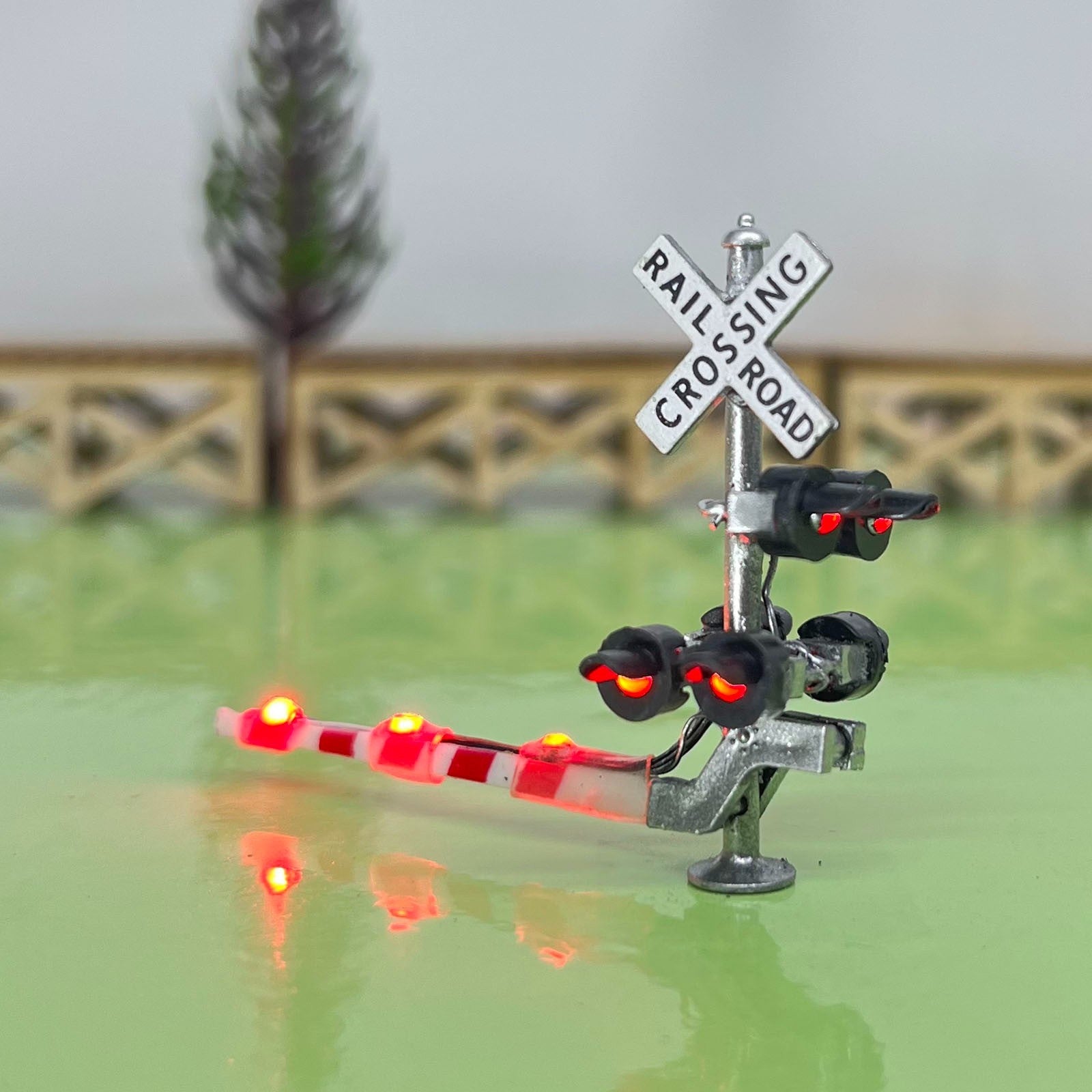 1 x N scale model cantilever grade crossing signal gate barrier light #NC04LA