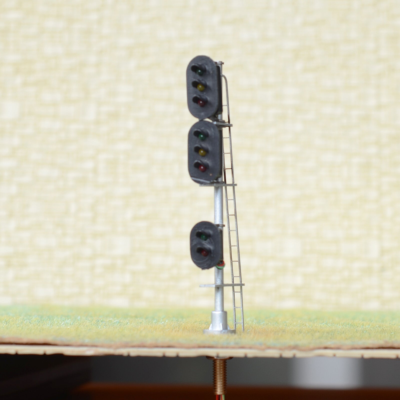 1 x HO scale railroad 3 colors block signal 3 heads for bridge cantilever #NB332