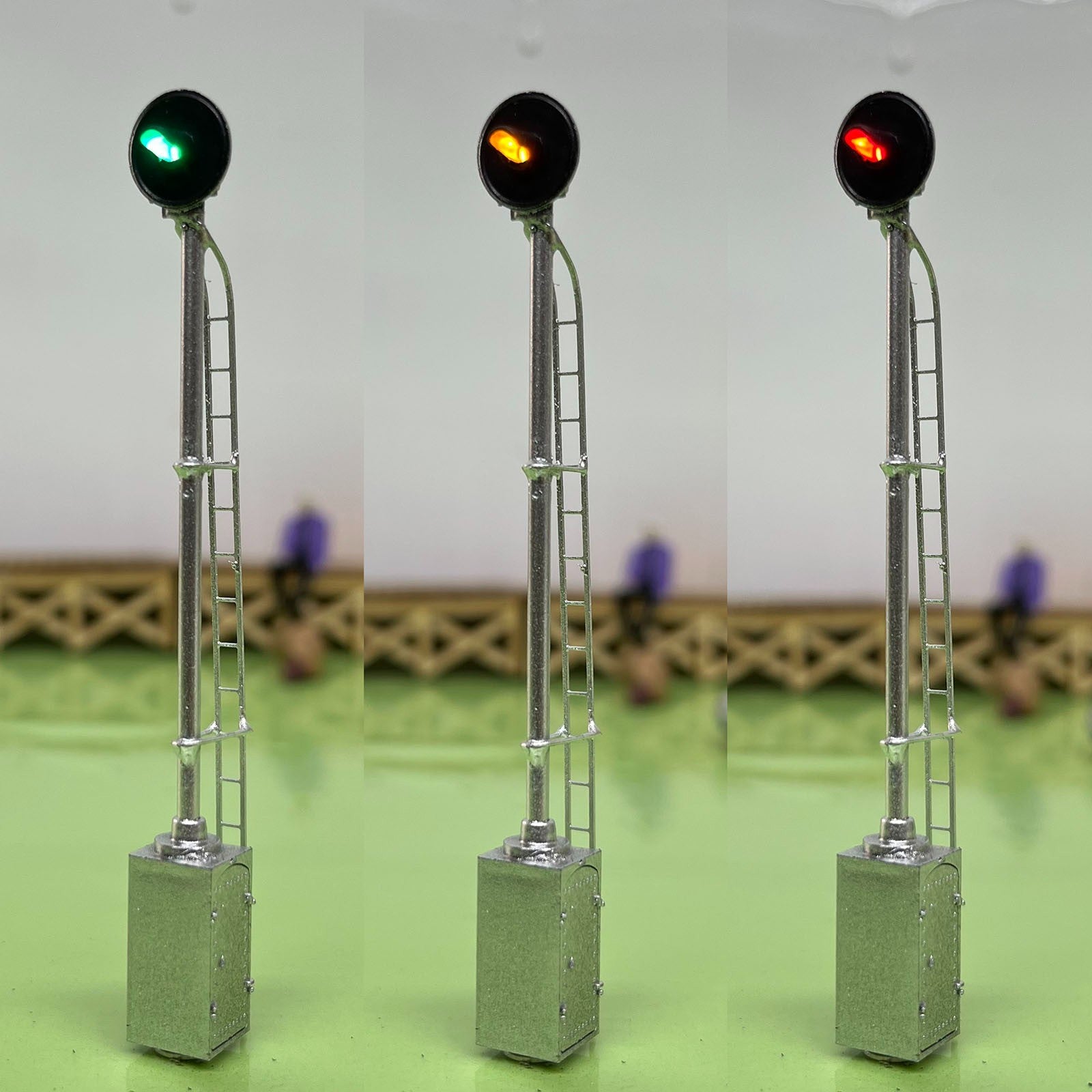 1 x HO scale model railroad tri-color LED searchlight signal equipment case #SK6