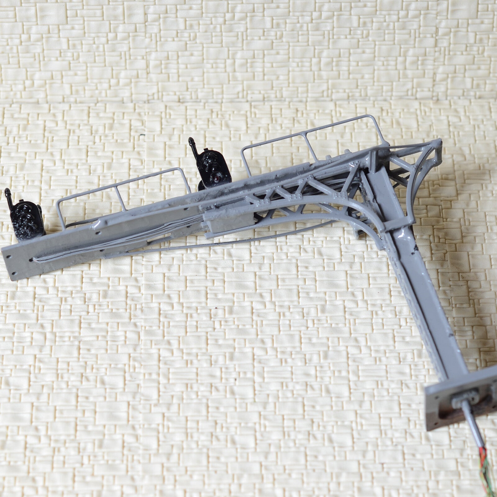 1 x HO /OO gray cantilever block signal bridge tower LED 2 Track 2 direction G22