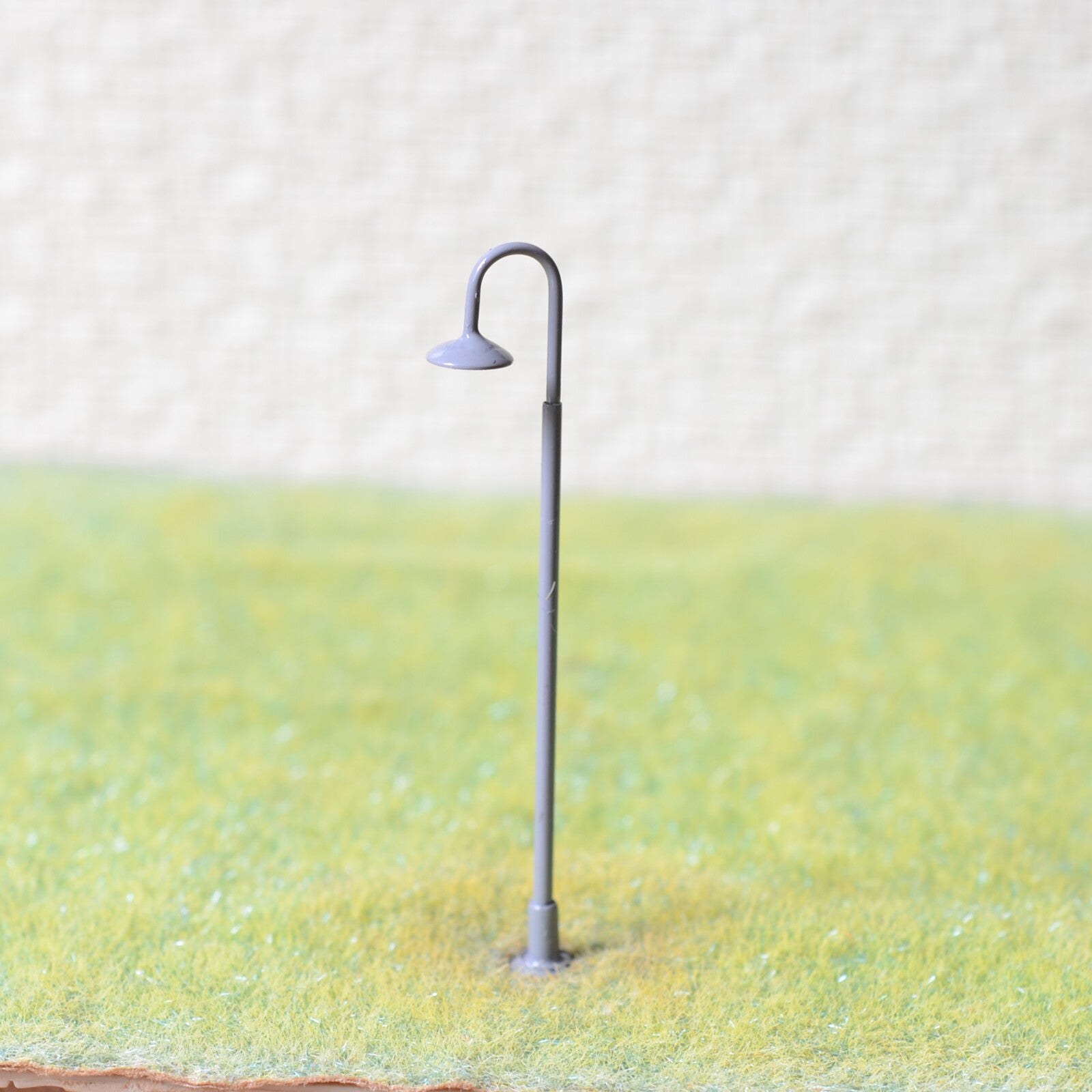 5 x OO / HO scale LED street light railway path Lamp post with screw base #705GR