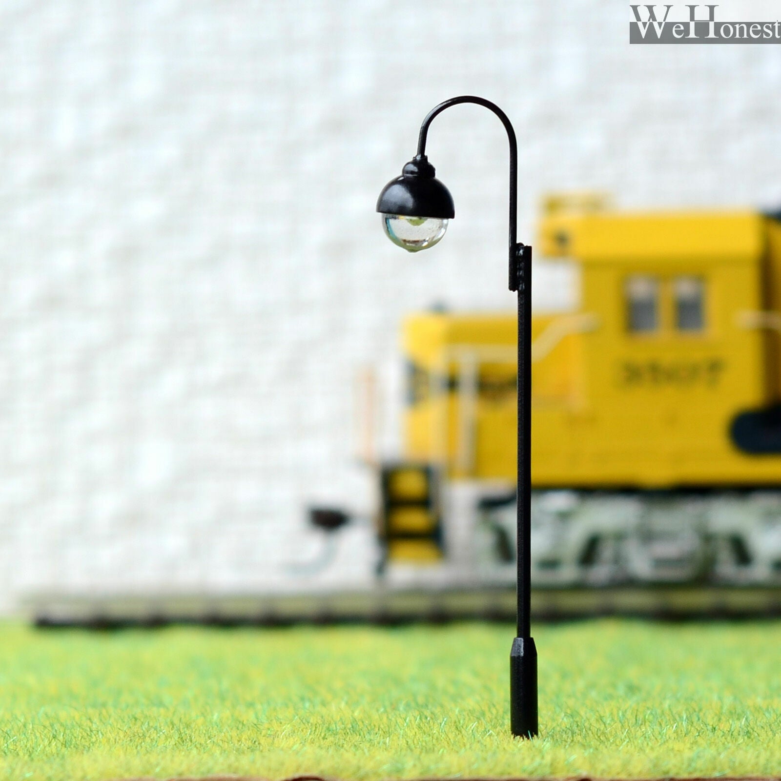 5 x OO / HO scale LED street lights model railroad scene antique lamp post QF07