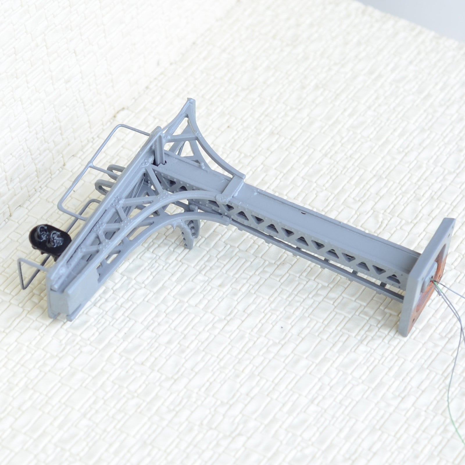 1 x HO / OO gray Cantilever Signal Bridge LEDs 2 aspects single Track right side