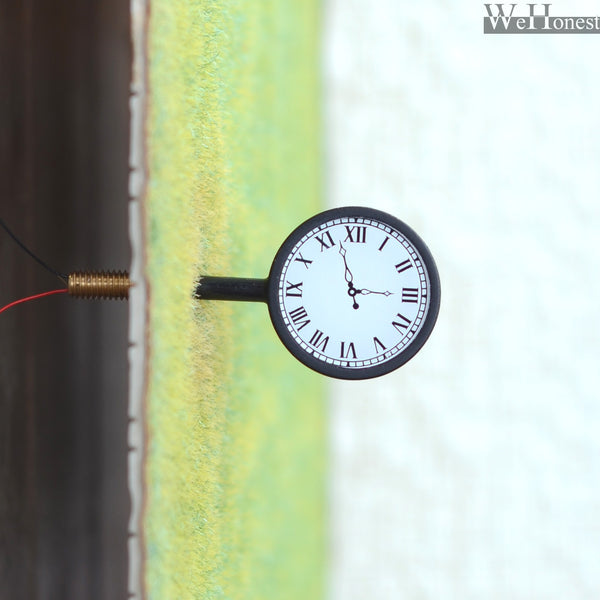 2x HO Scale Antique Station Platform Wall Clocks - LED Illuminated Street Lights For Model Trains