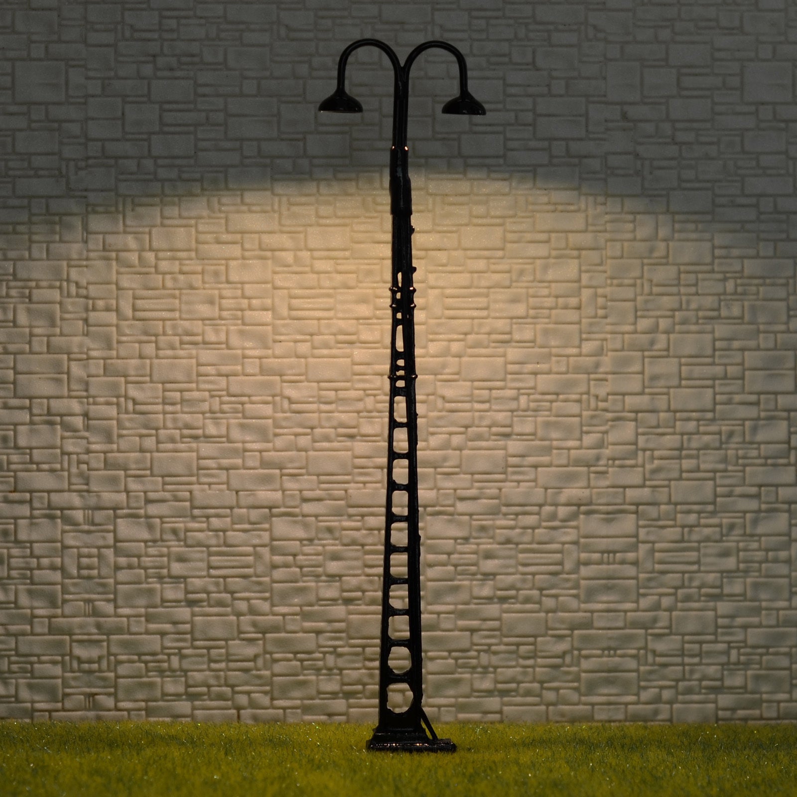 2 x OO / HO Scale Led mast tower light Model Railroad street Lamp post #TL4BL