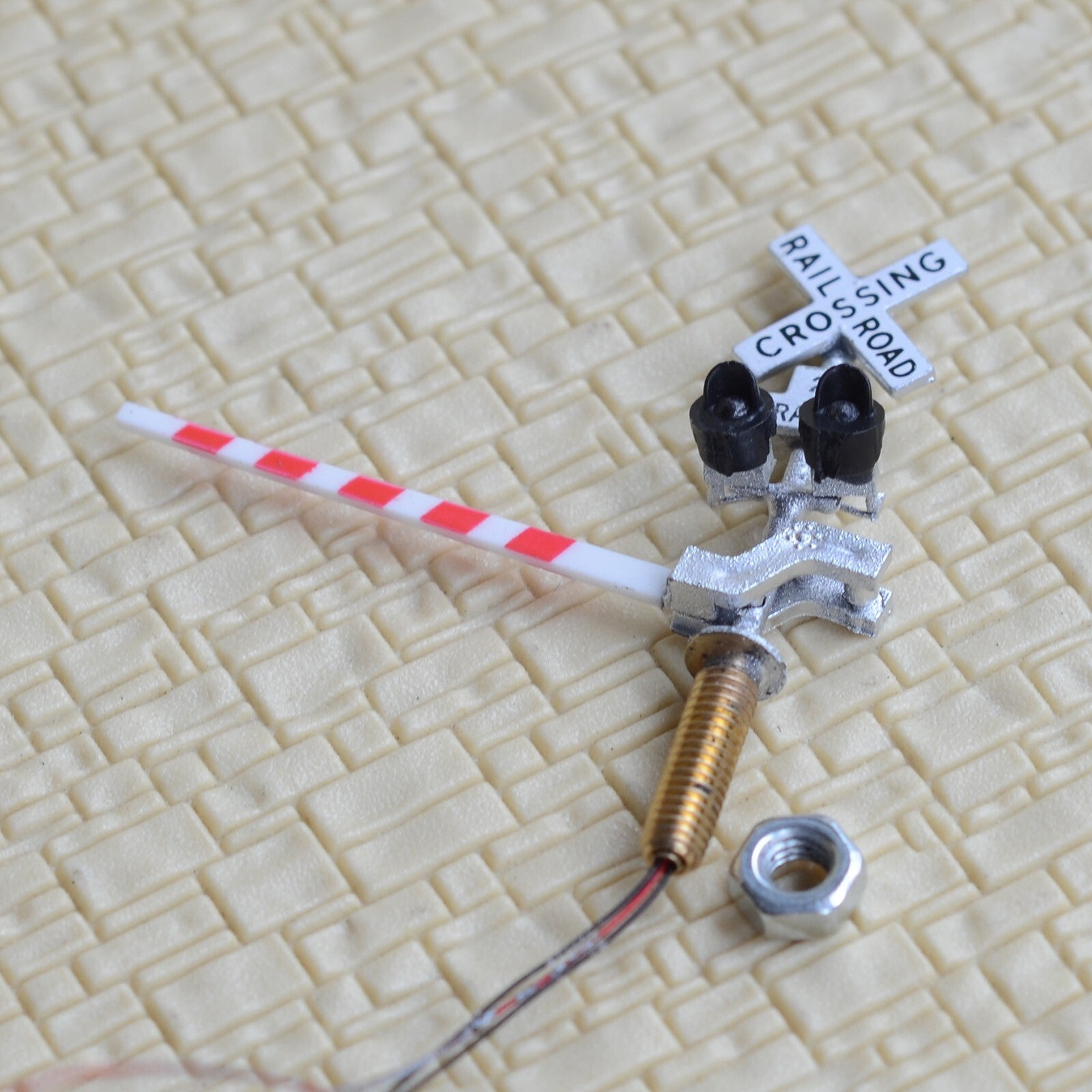 2 x N scale model grade crossing signal gate stop lever 2 track + flasher  #NS22