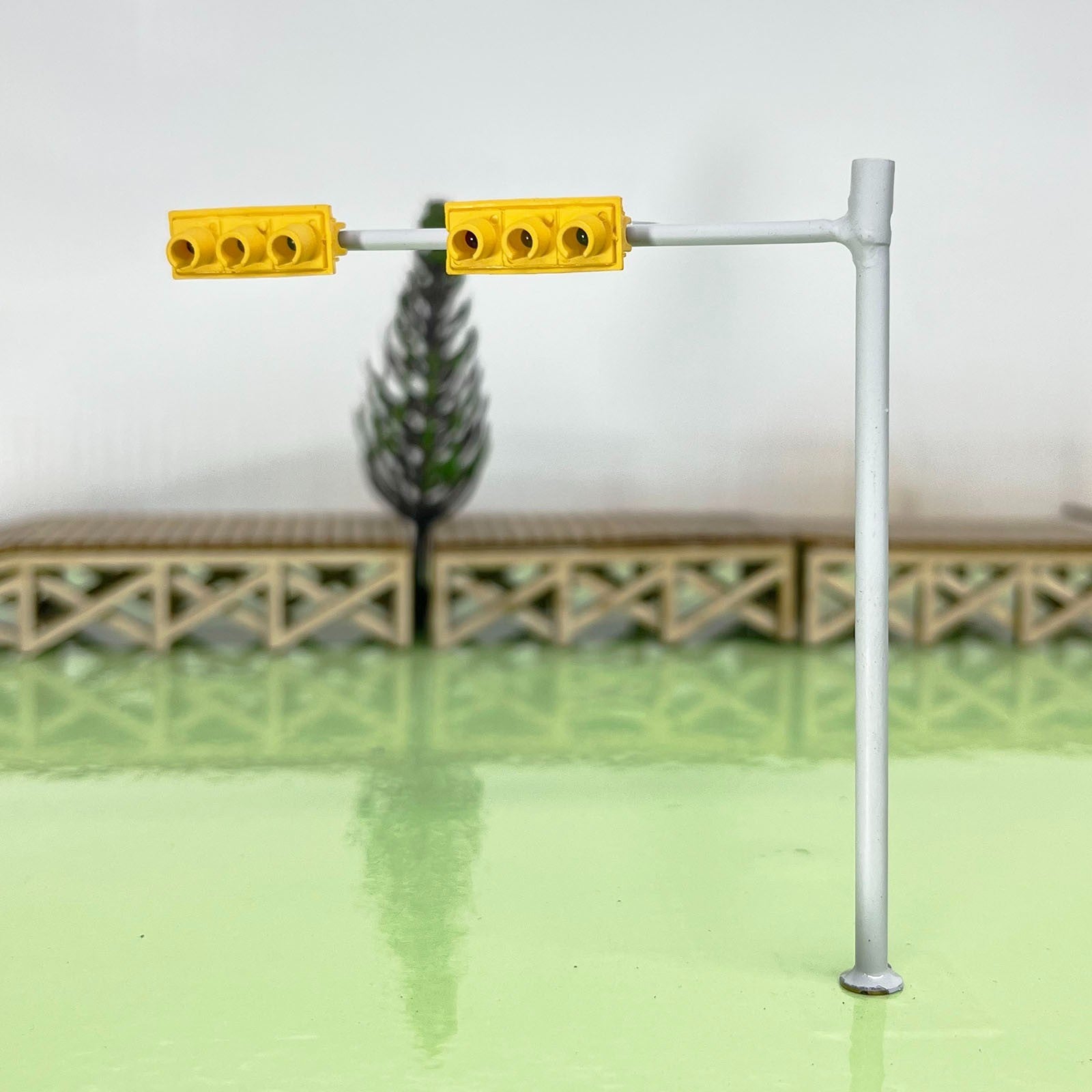 2 x HO / OO traffic light signal LED model train crossing walk street sign #DHHJ