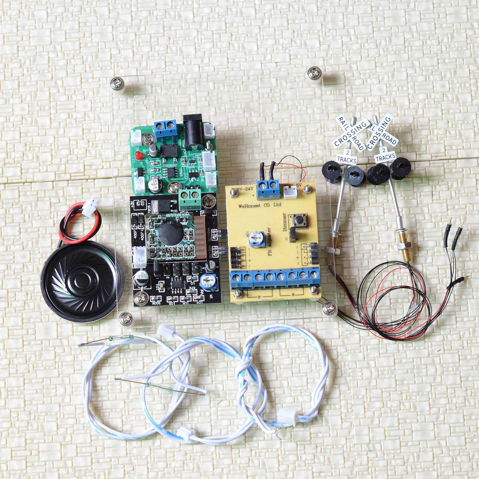 1 set crossing signals + automatic reed switch controller sound effect & flash