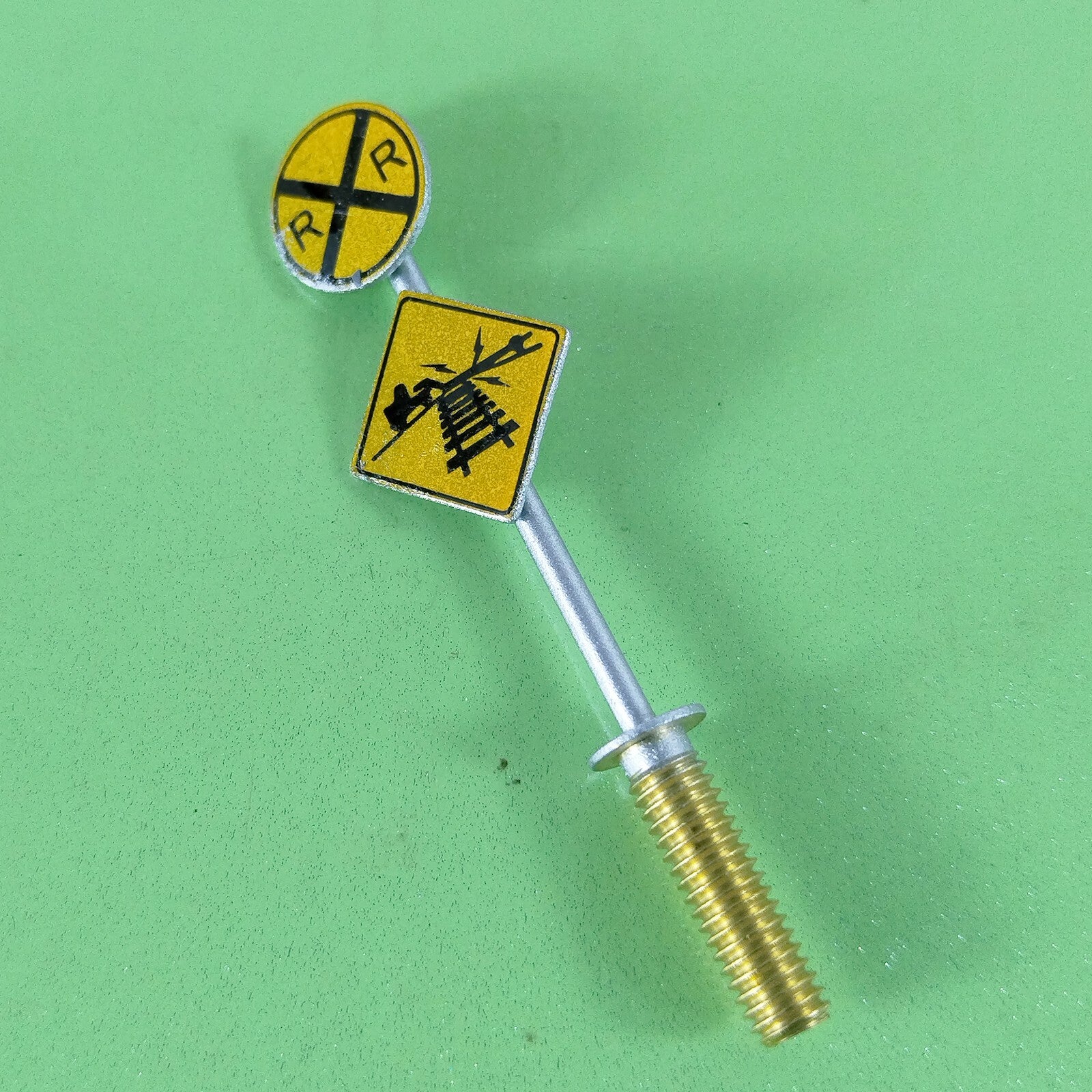 2 x HO scale railroad warning sign RR caution tracks sign trackside traffic #RCT