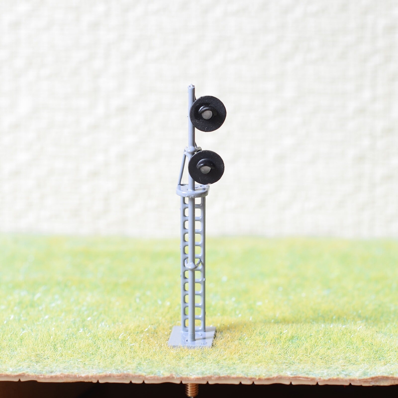 1 x HO scale searchlight block signal model train 2 color LED Red/Green #G2+2
