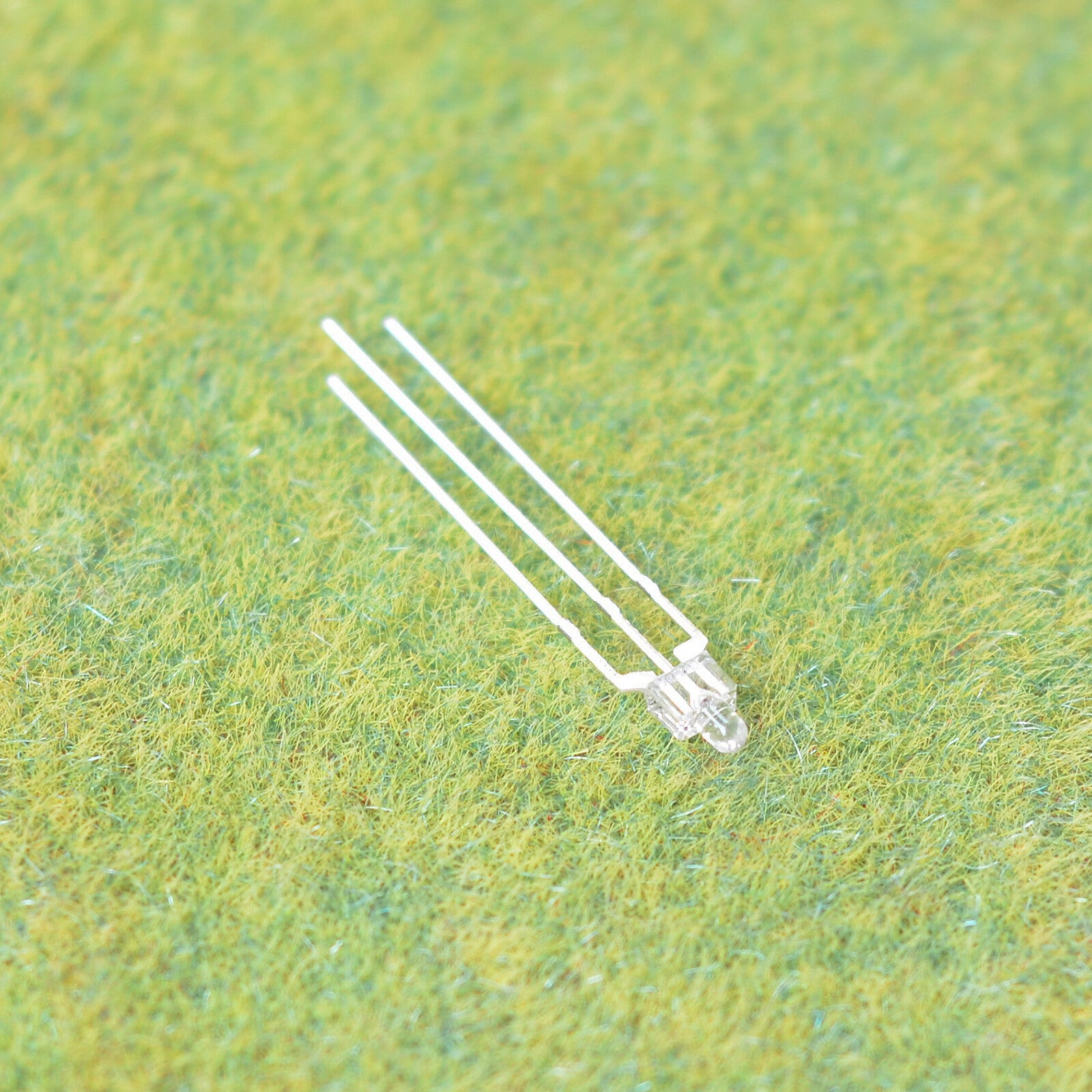 10 x 2mm bi-color LEDs emerald green/red common anode for model railroad signals