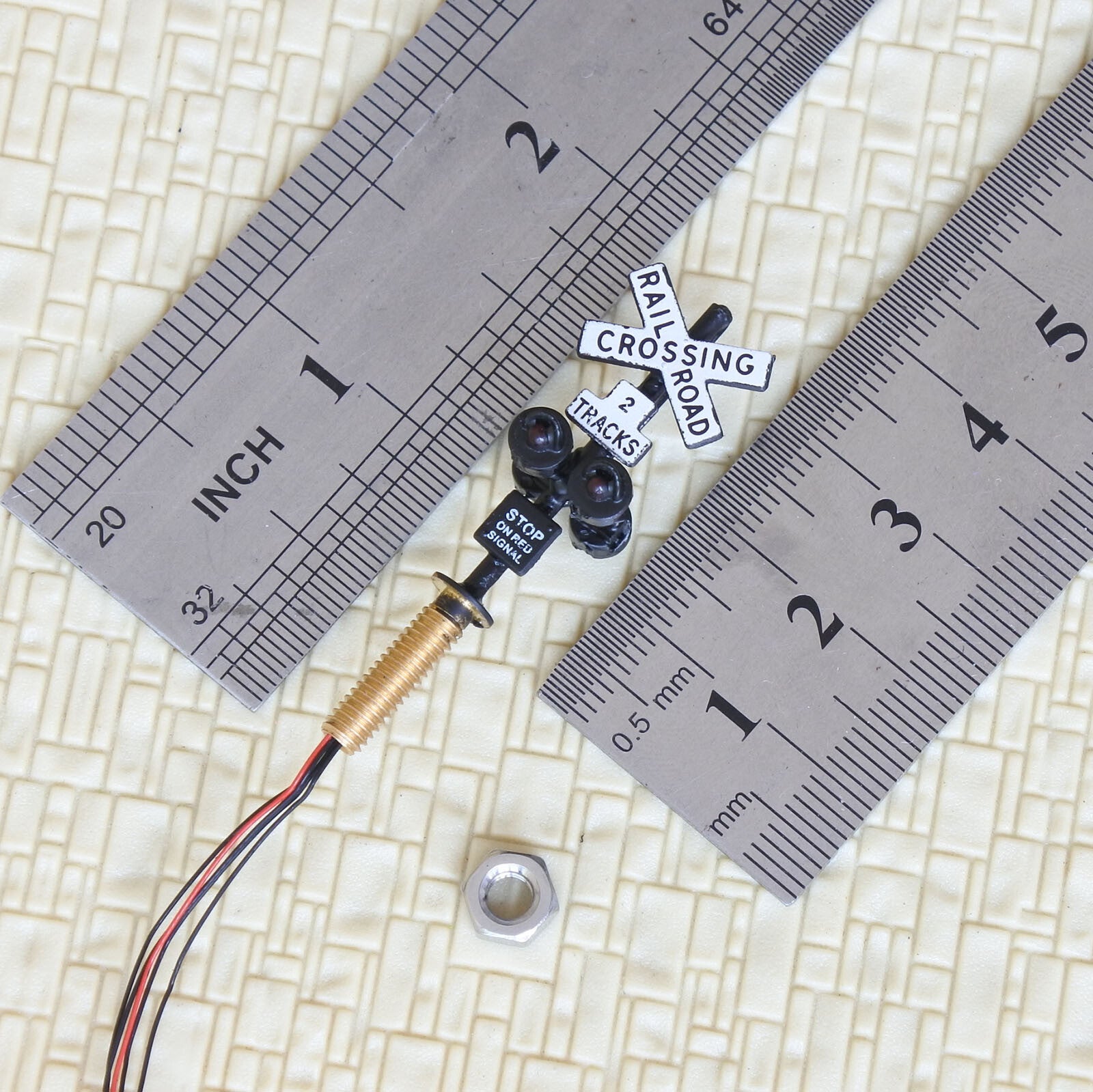 1 x N scale model railroad grade crossing signal light LED made black #csnBL8X