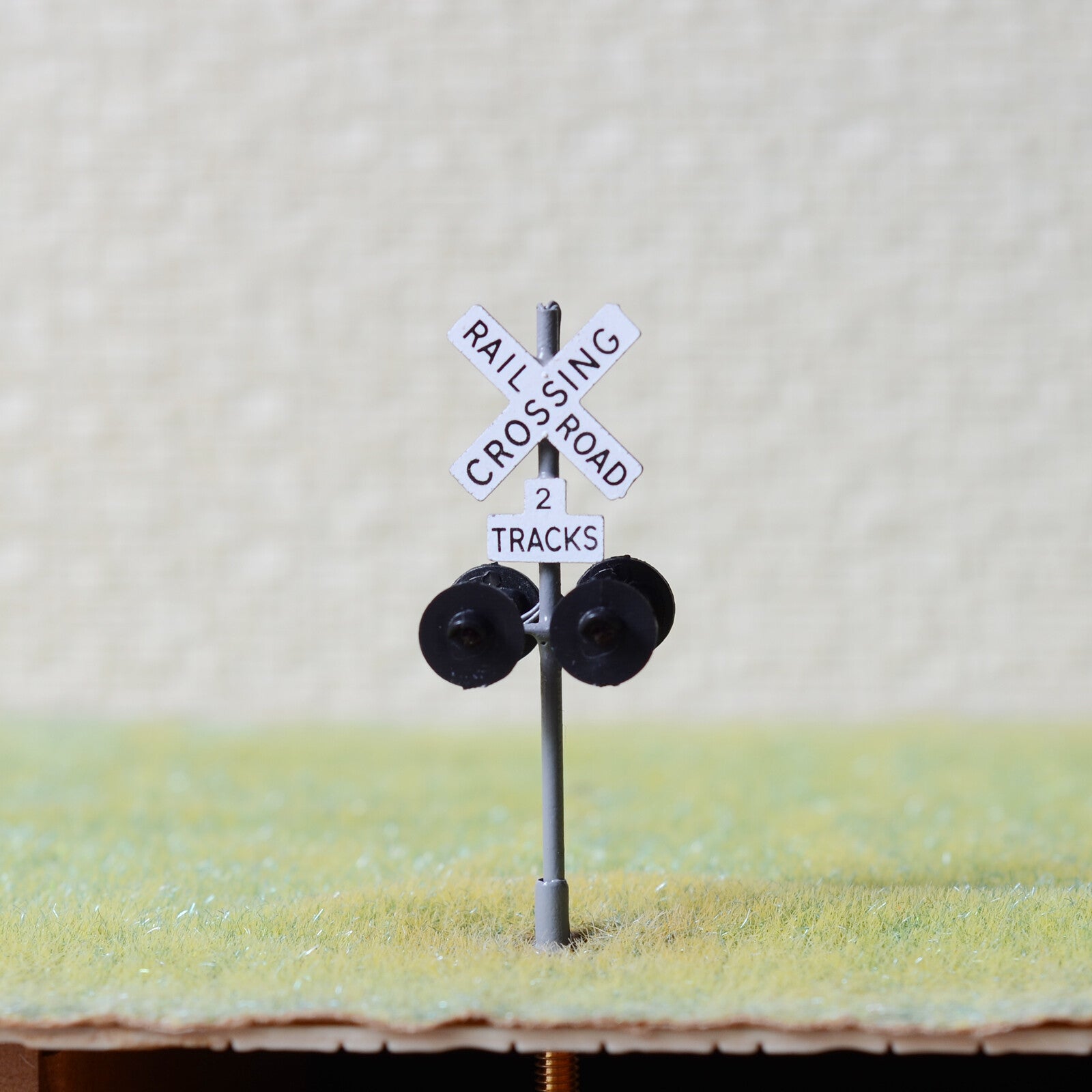 1 x HO scale railroad grade crossing signals 2 tracks LED made 4 target gray