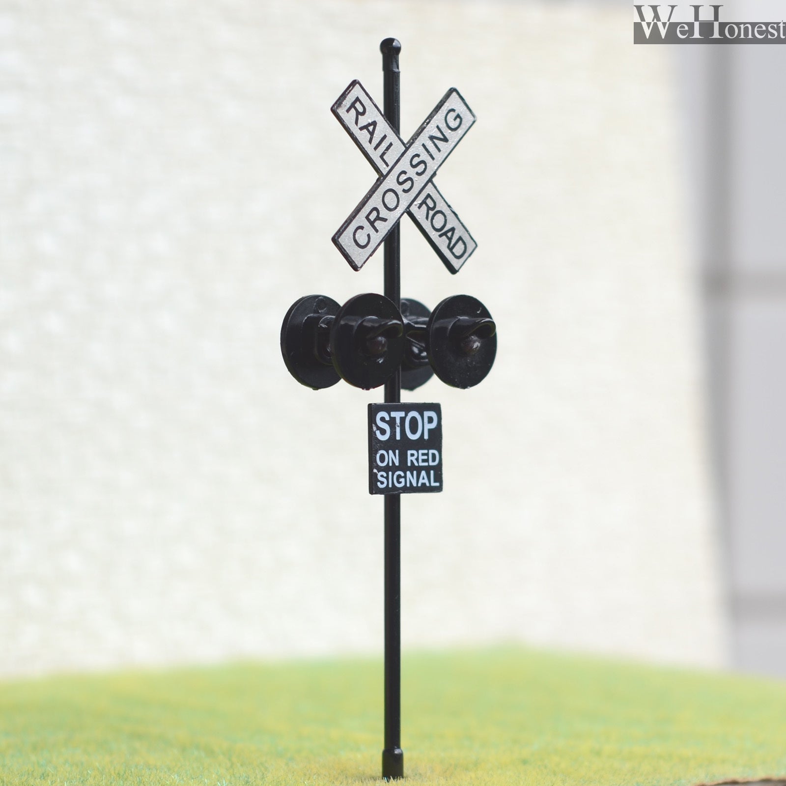 4 pcs O Scale Railroad Crossing Signals 4 heads LED made + Circuit board flasher