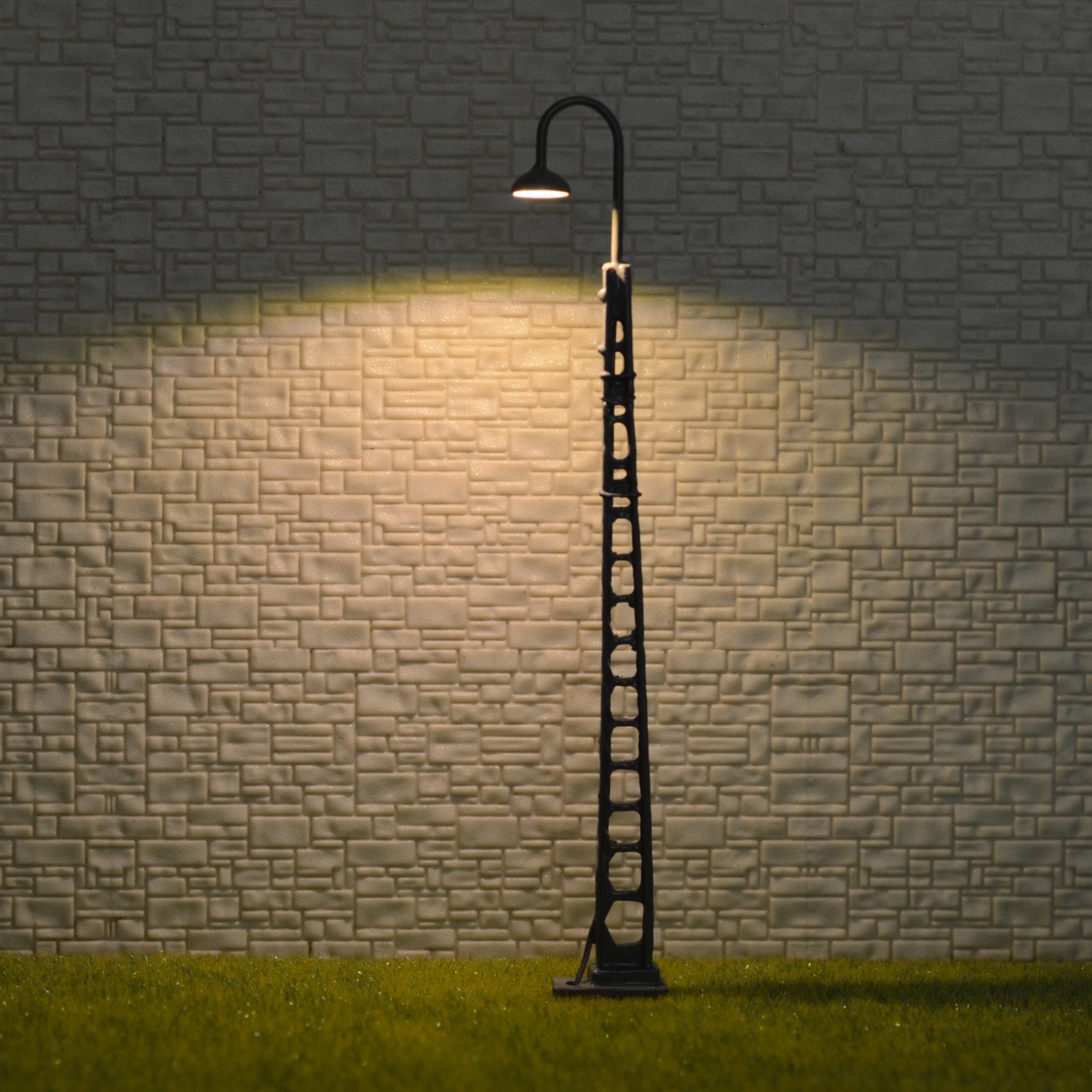 2 x OO / HO Scale Led mast tower light Model Railroad street Lamp post #TL3GR