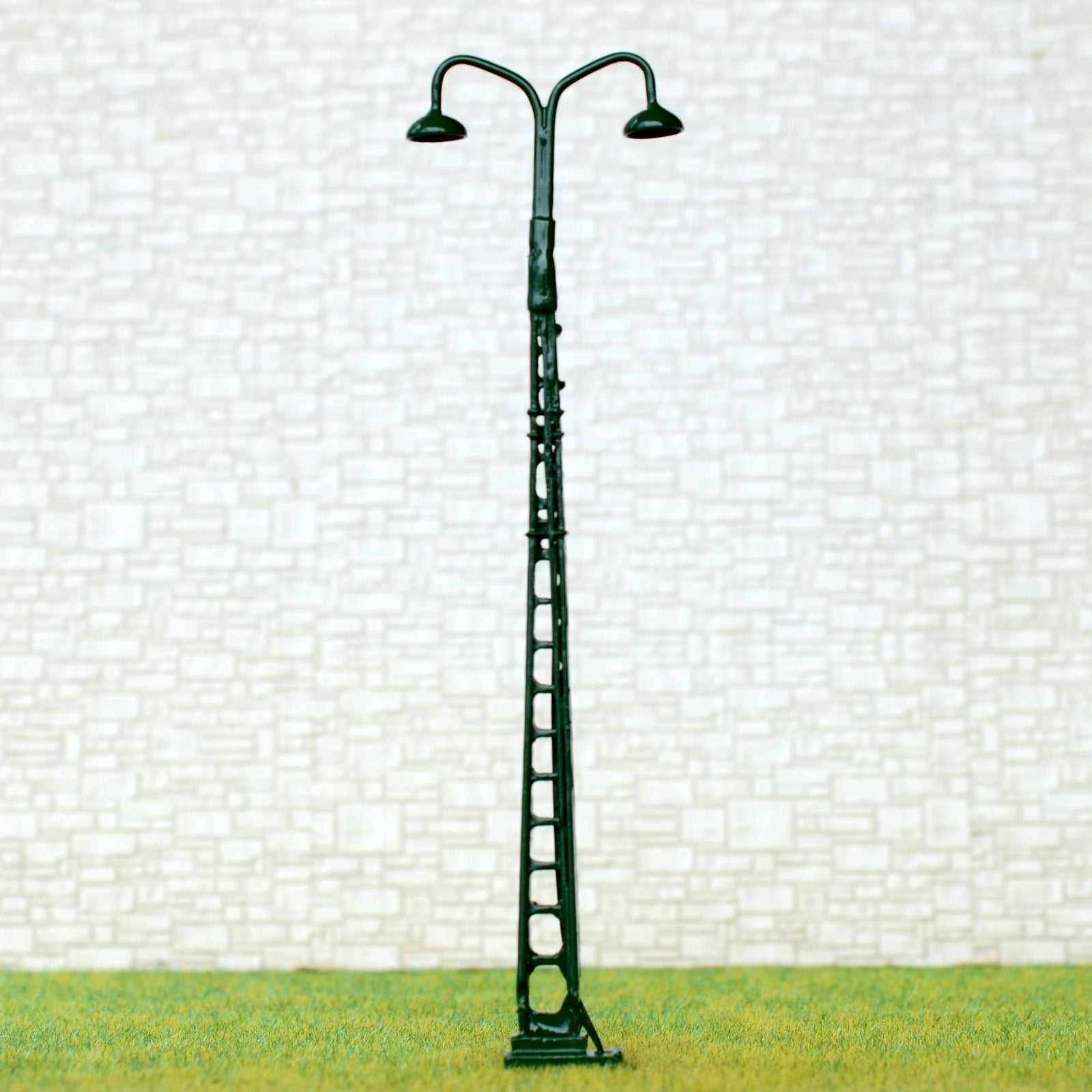 2 x OO / HO Scale Led mast tower light Model Railroad street Lamp post #TL2BG