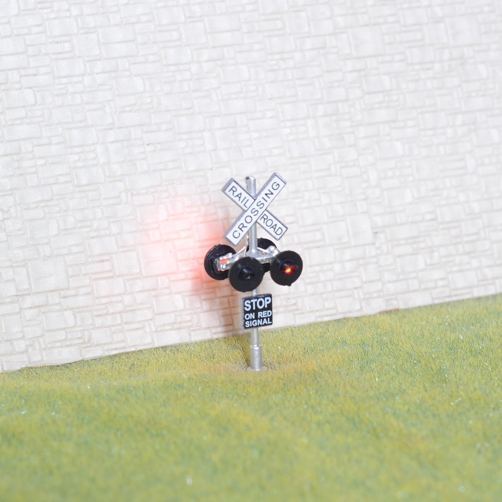 4 x HO scale railroad grade crossing signals 4 target faces LEDs made #87SL4