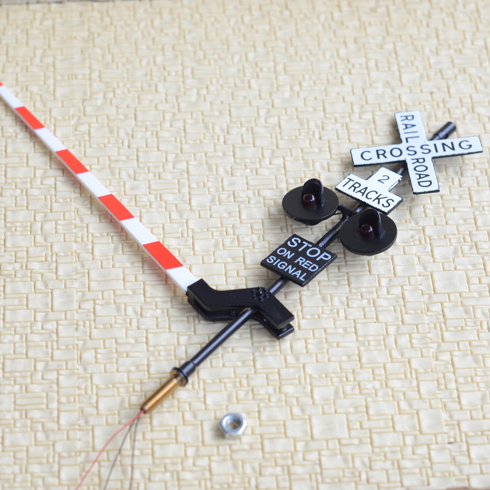 2 x O scale railroad crossing signal gate stop lever 2 tracks + flasher  #48B22