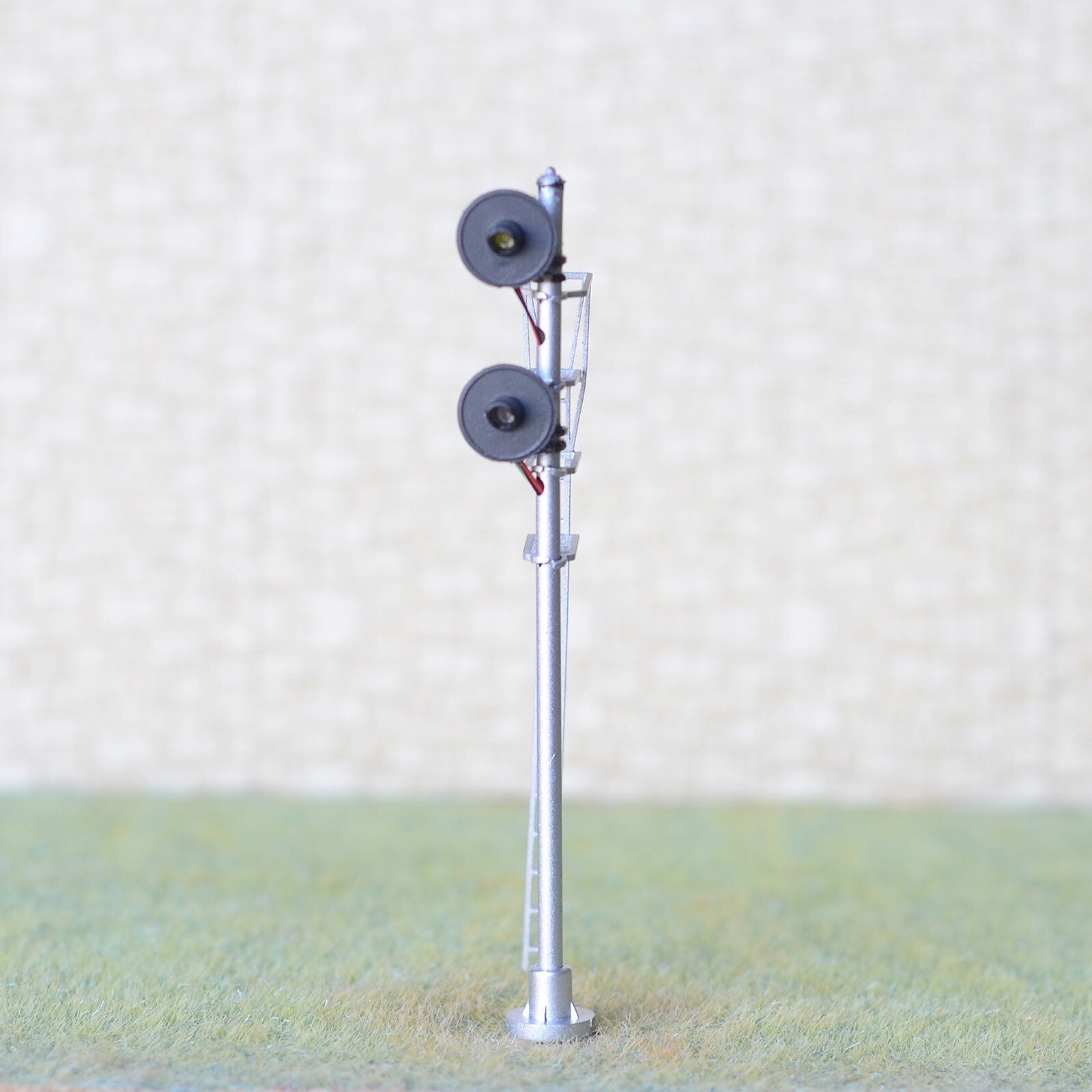 1 x HO scale model railroad 3-colors searchlight signal metal block 2 heads #N12