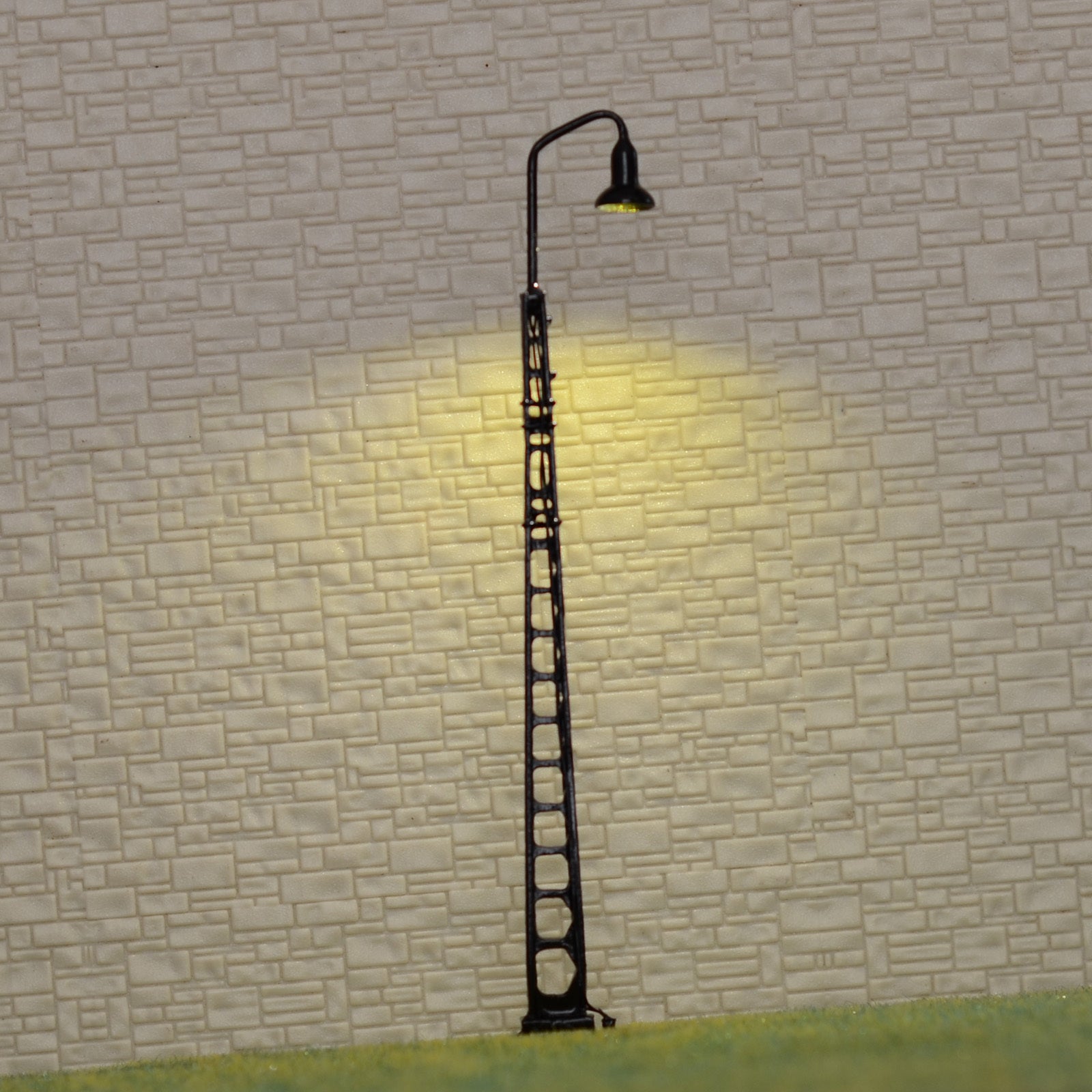 2 x OO / HO Scale Led mast tower light Model Railroad street Lamp post #TL5BL