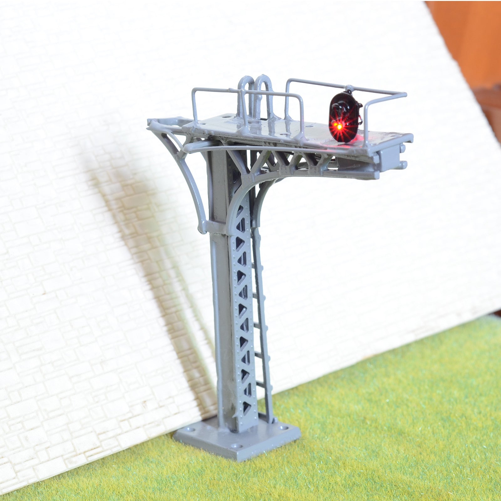 1 x HO / OO gray Cantilever Signal Bridge LEDs 2 aspects single Track left side