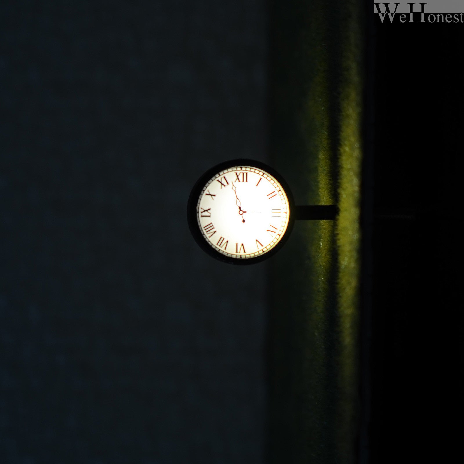 1 x O scale antique station platform wall clock LED street light illuminated