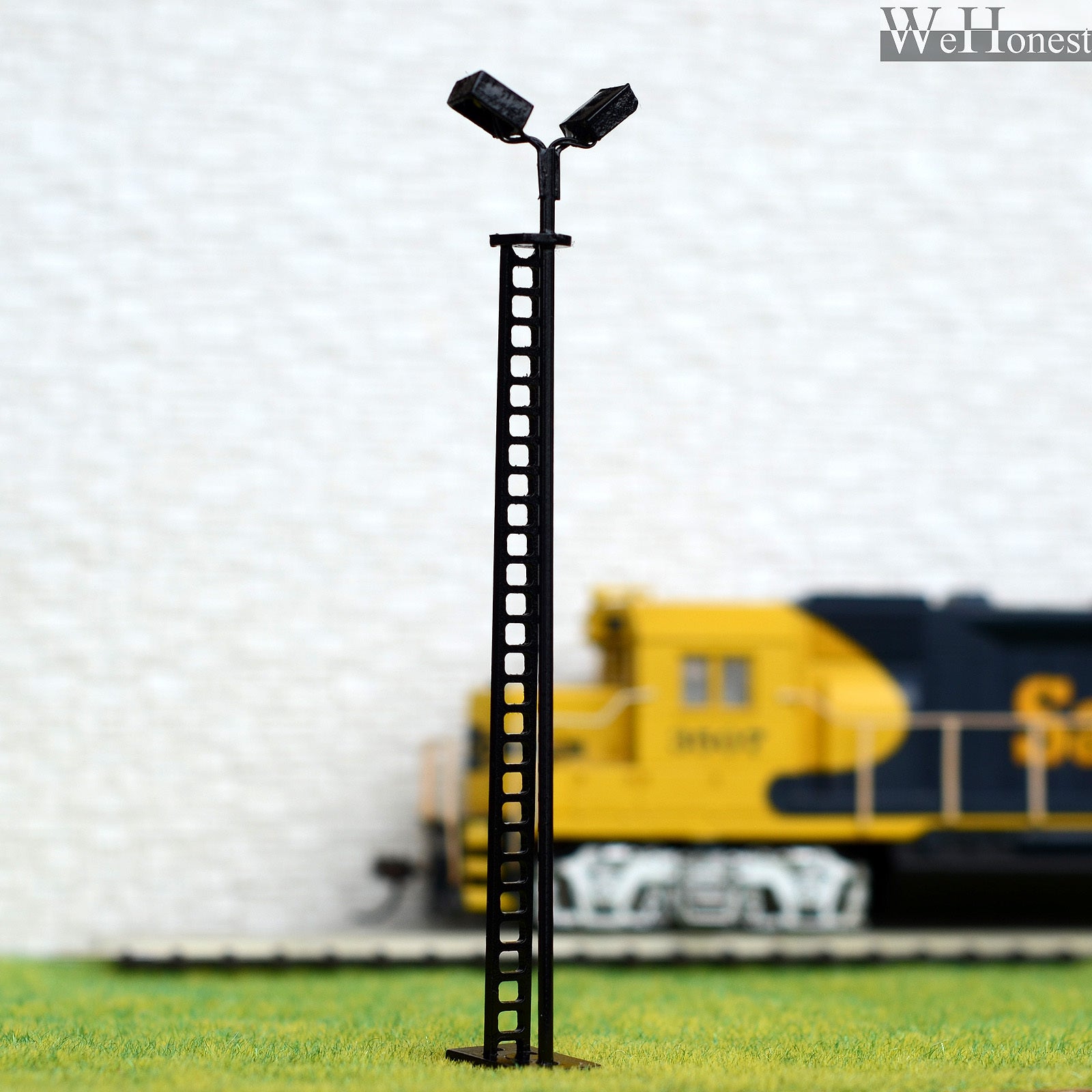 4 pcs HO scale Model Yard Light Cold SMD LED made Cold Lamppost longlife #R44