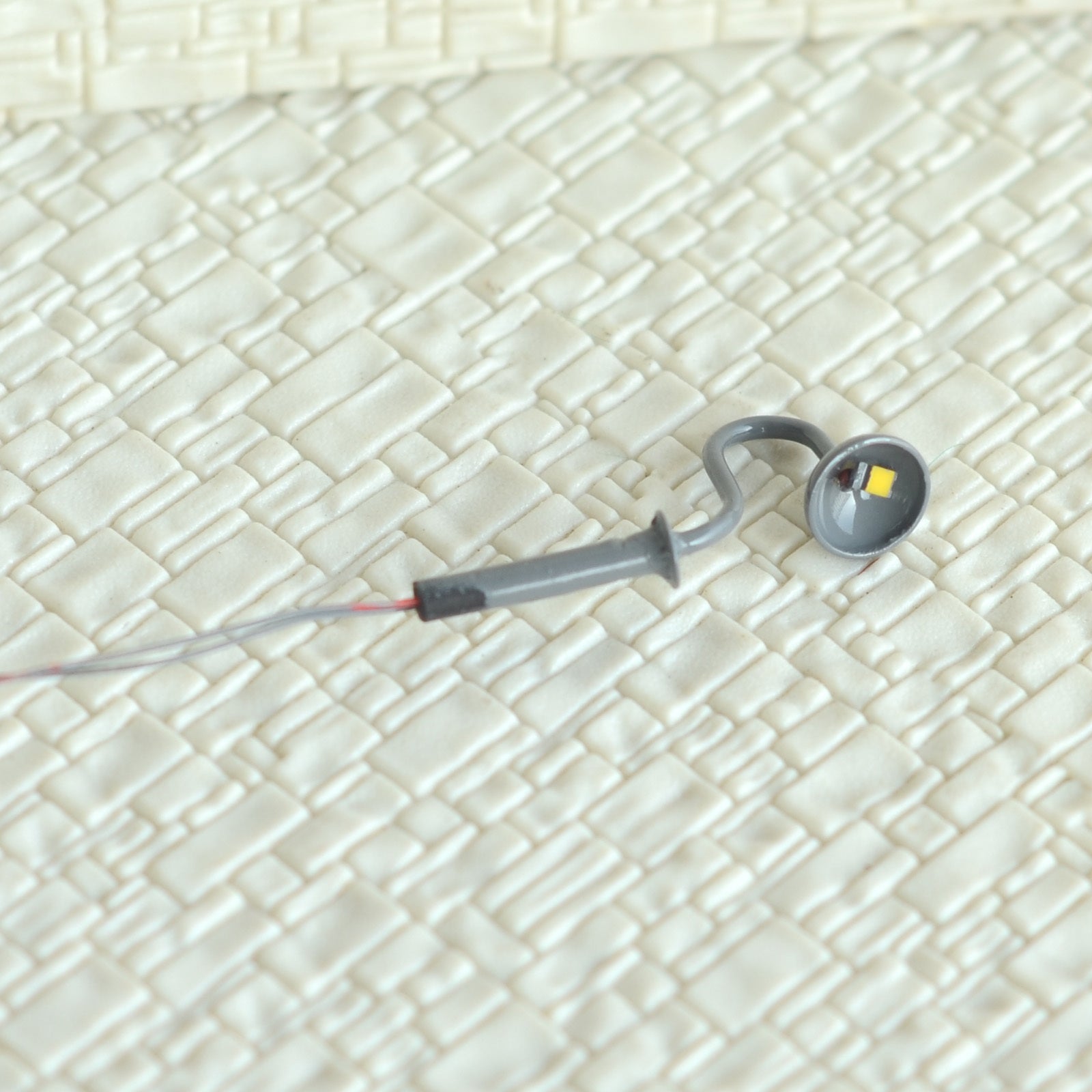 5 x OO / HO scale street bracket light Model wall Lamp posts LED building #R46GR