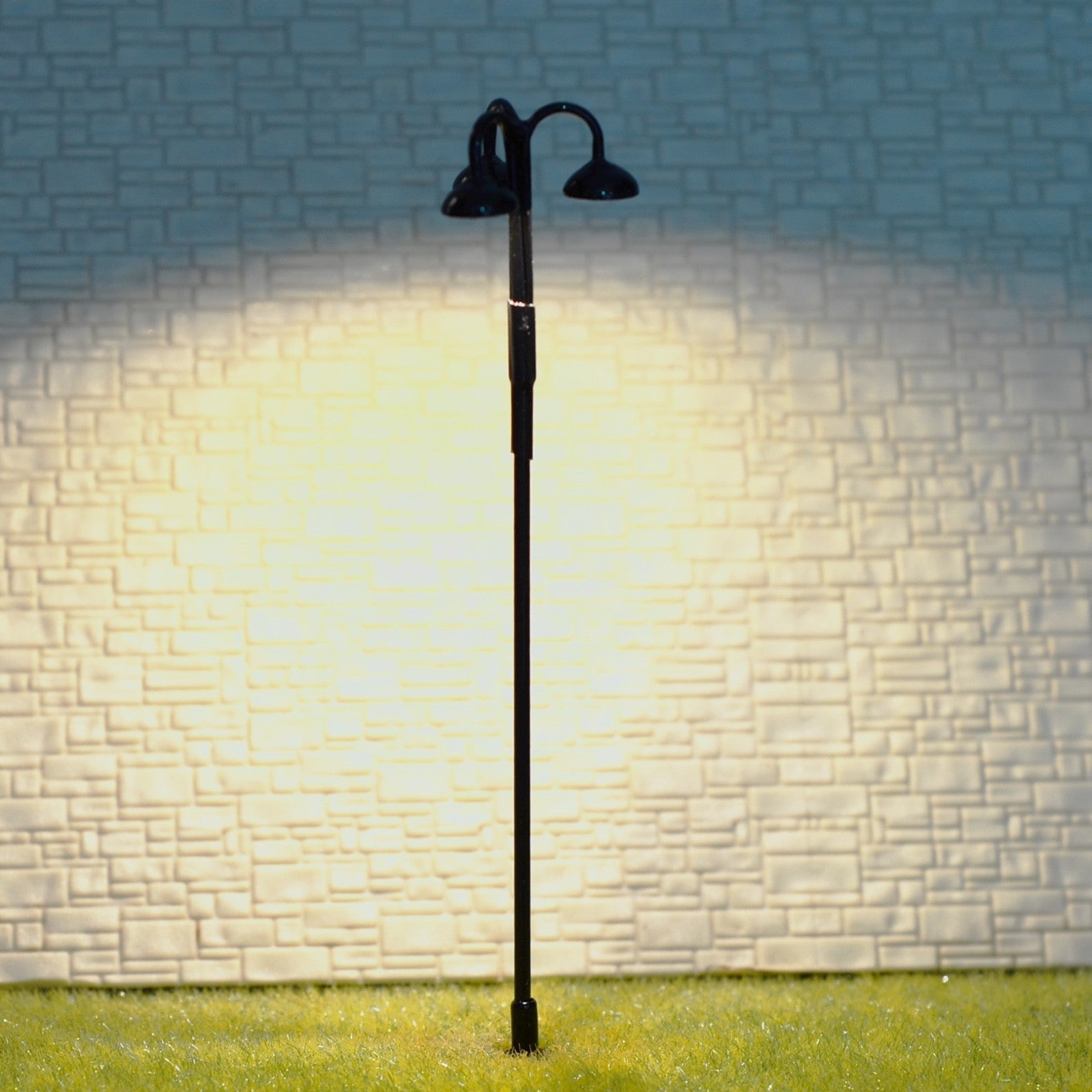 5 x OO / HO scale LED street light Model Train Railroad path lamp post #703BR