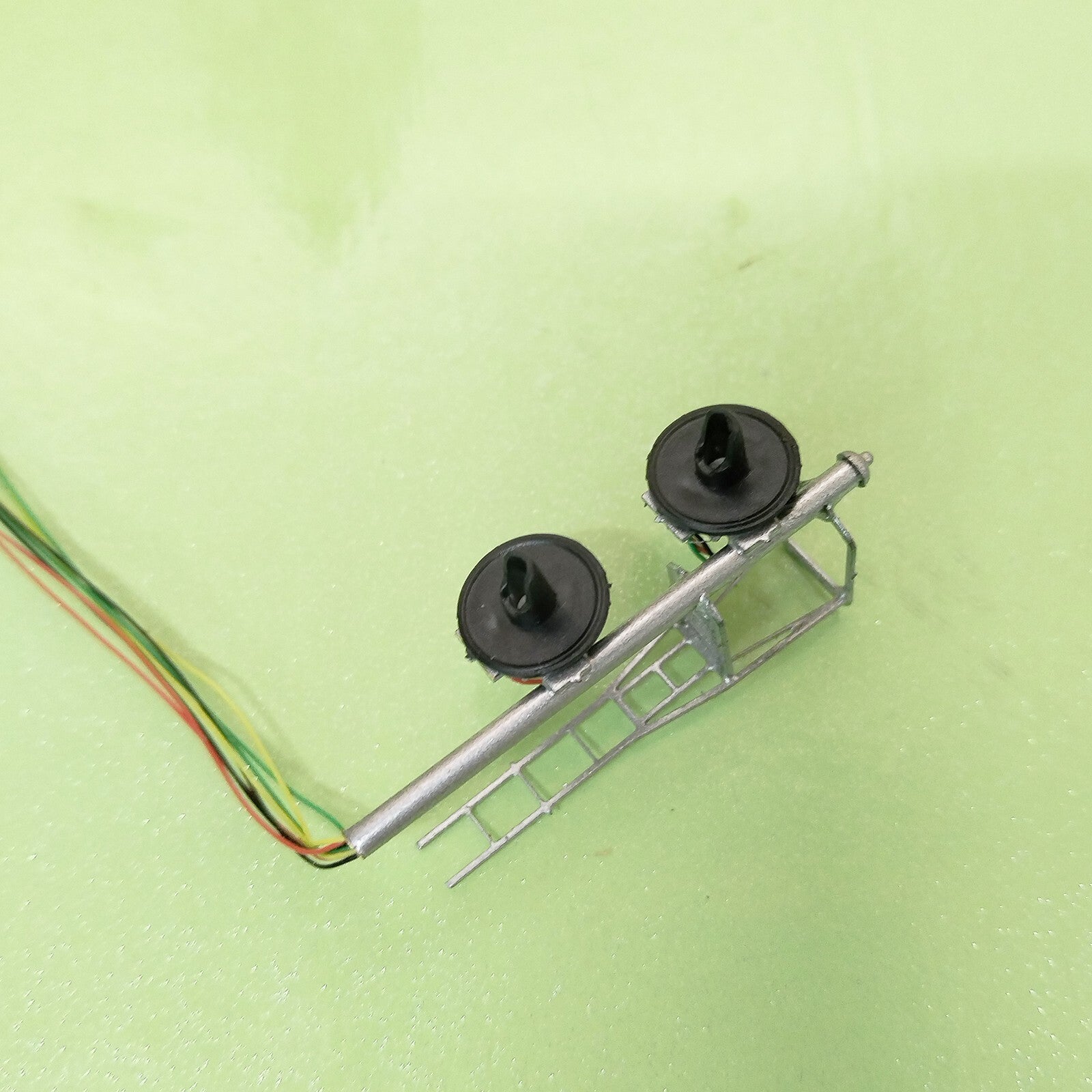 1 x searchlight signal target for cantilever signal bridge making 2 target #FC22