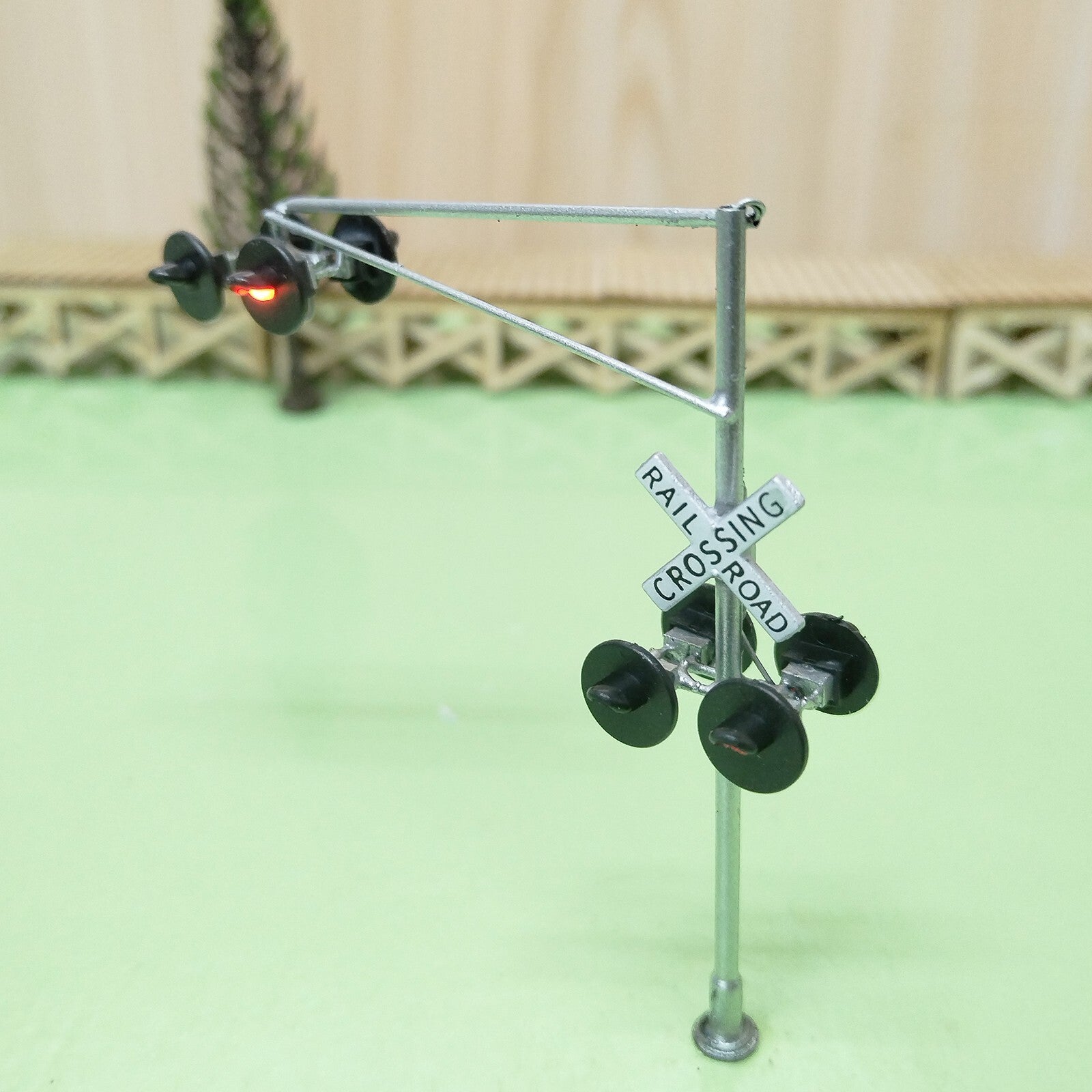 1 x HO scale model railroad cantilever grade crossing signal #C06