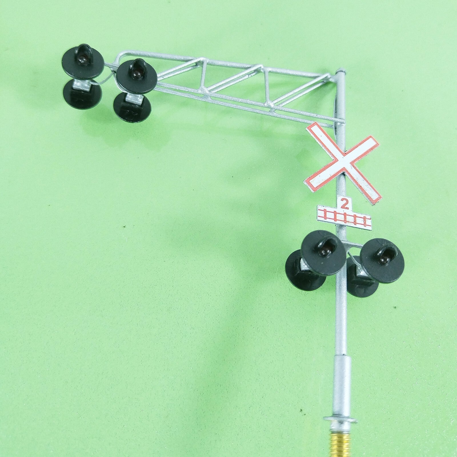 1 x HO scale railroad Canada cantilever grade crossing signal 2 TACKS #CA27