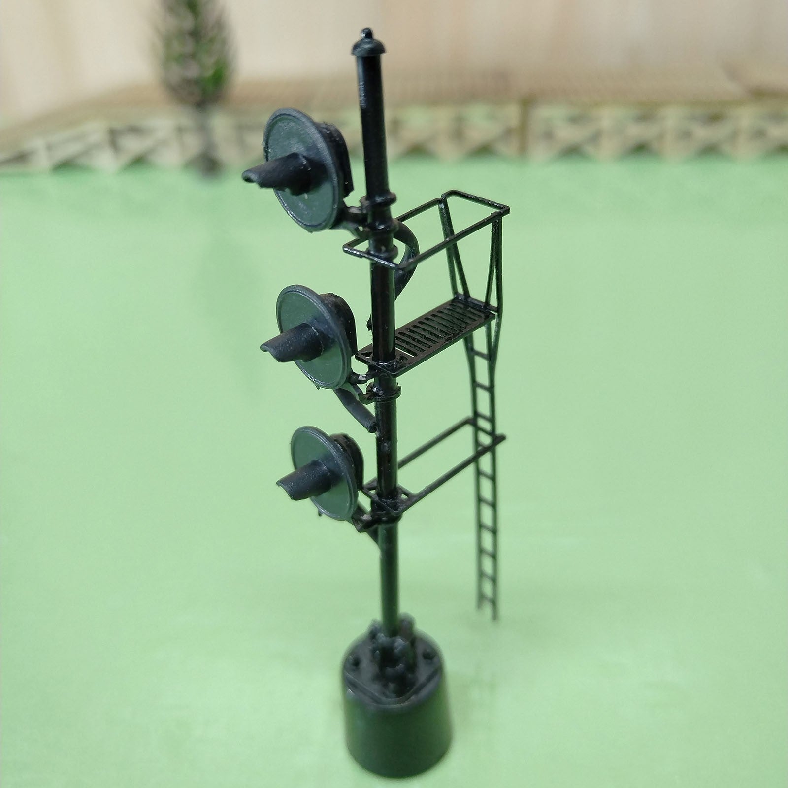 1 x HO scale model railroad 3-colors searchlight signal 3 heads laser cut #32BL