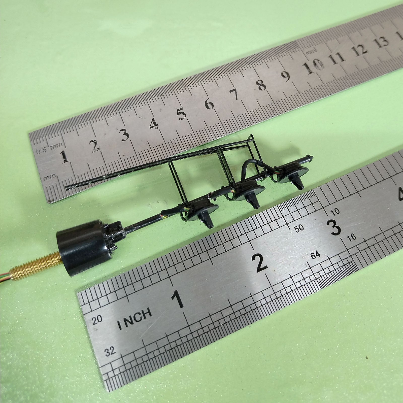 1 x HO scale model railroad 3-colors searchlight signal 3 heads laser cut #32BL