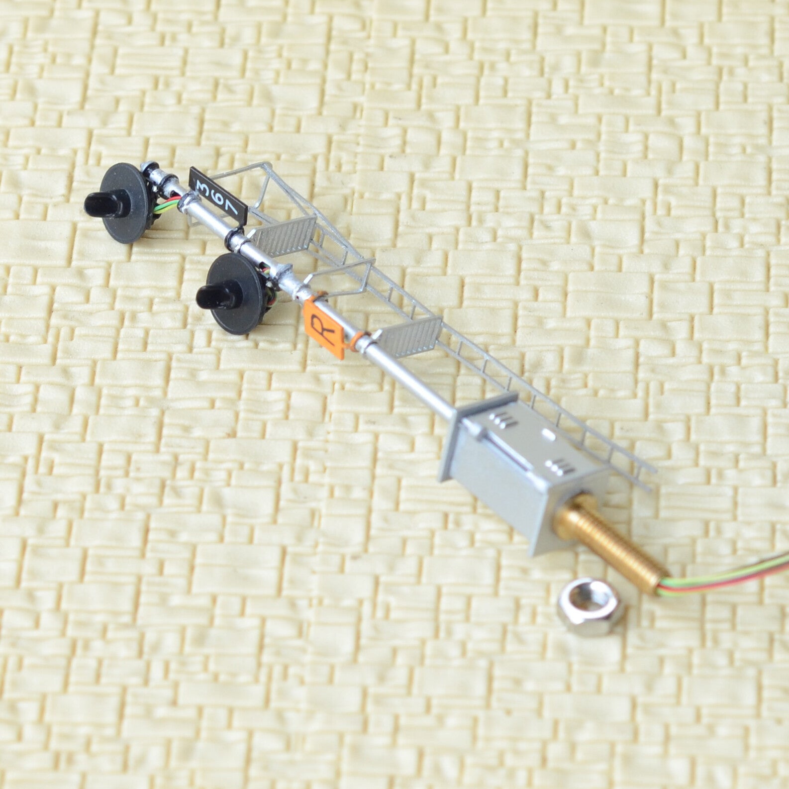 1 x HO scale model railroad 3-colors searchlight signal fine metal 2 heads #05SL